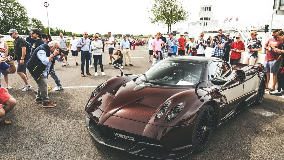 Large-Breakfast-Club-Vee-Power-Pagani-Huayra-Roadster-Italian-Gallery-Joe-Harding-Goodwood-03061905.jpg