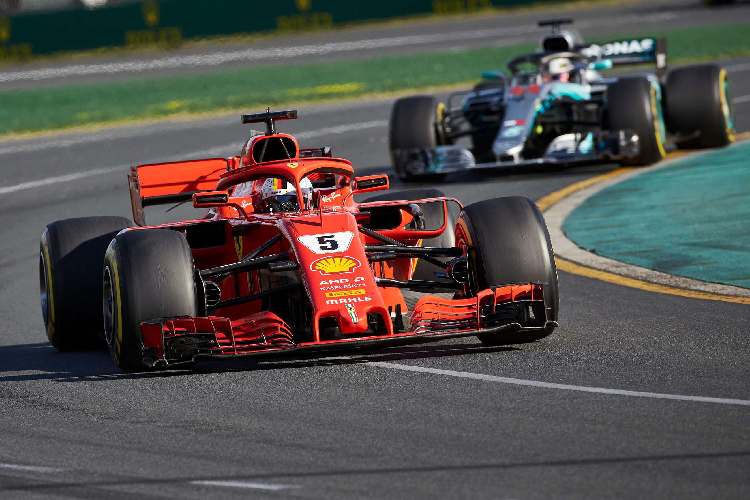 f1-2018-australia-sebastian-vettel-ferrari-sf71-h-lewis-hamilton-mercedes-w09-goodwood-15032019.jpg