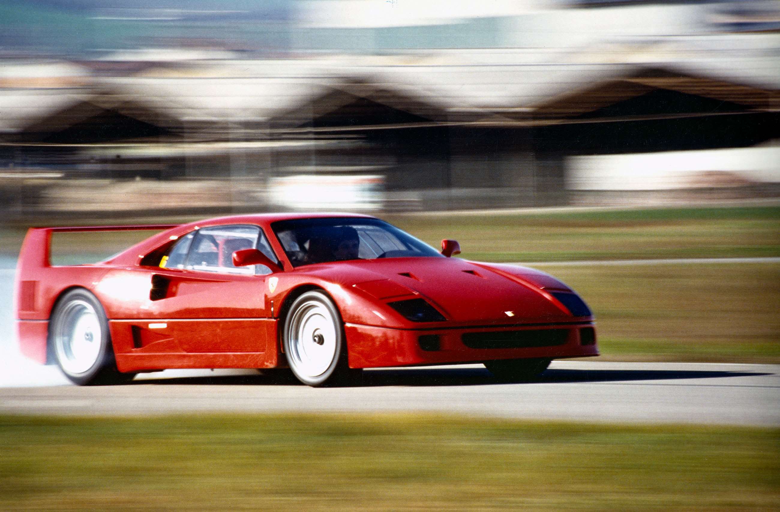 ferrari-f40-drift-goodwood-03042020.jpg