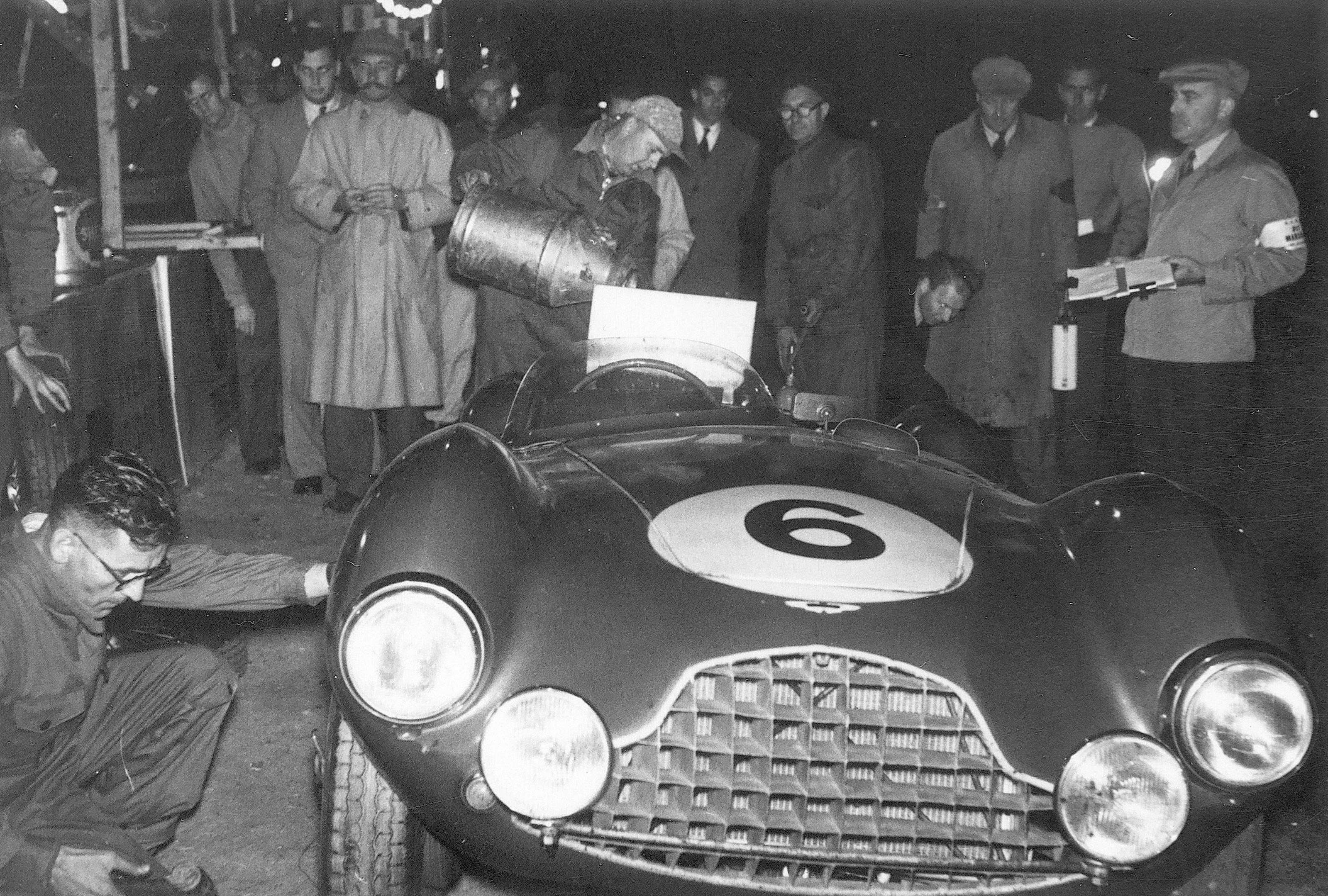 gpl-1953-goodwood-9-hour-aston-martin-pit-stop--2.jpeg