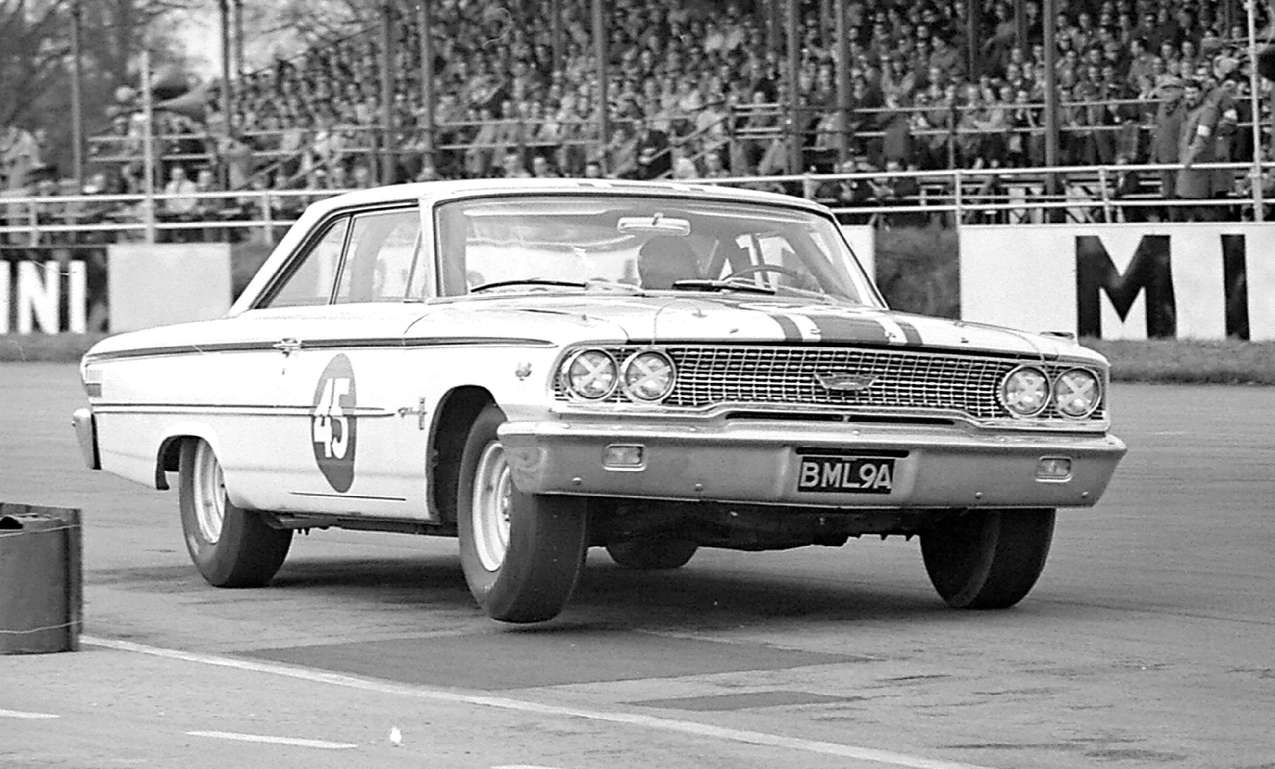 gpl-1963-ford-galaxie-jack-sears-wheel-waving.jpeg27071701.jpg