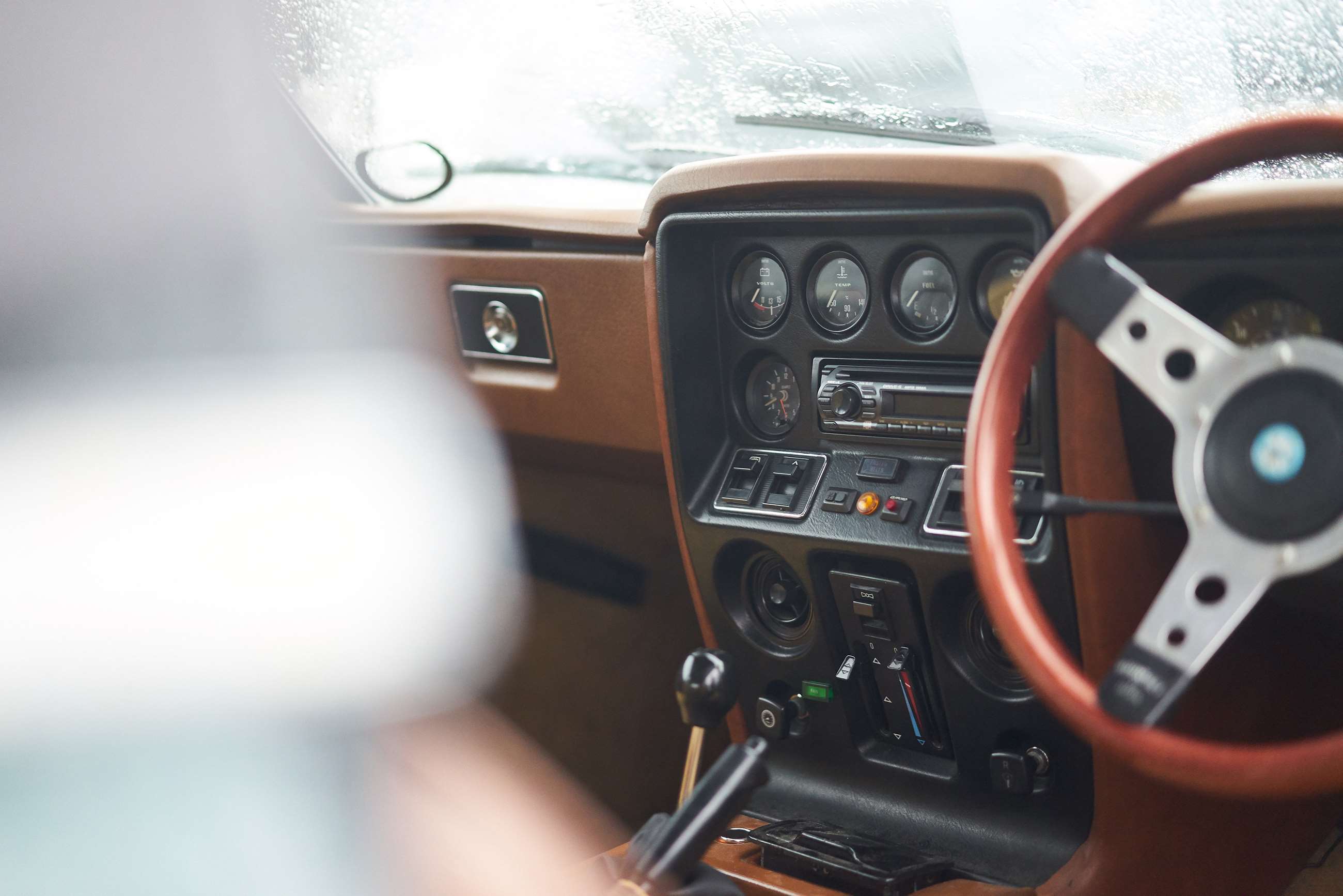 reliant-scimitar-interior-goodwood-breakfast-club-estate-car-sunday-goodwood-13032019.jpg