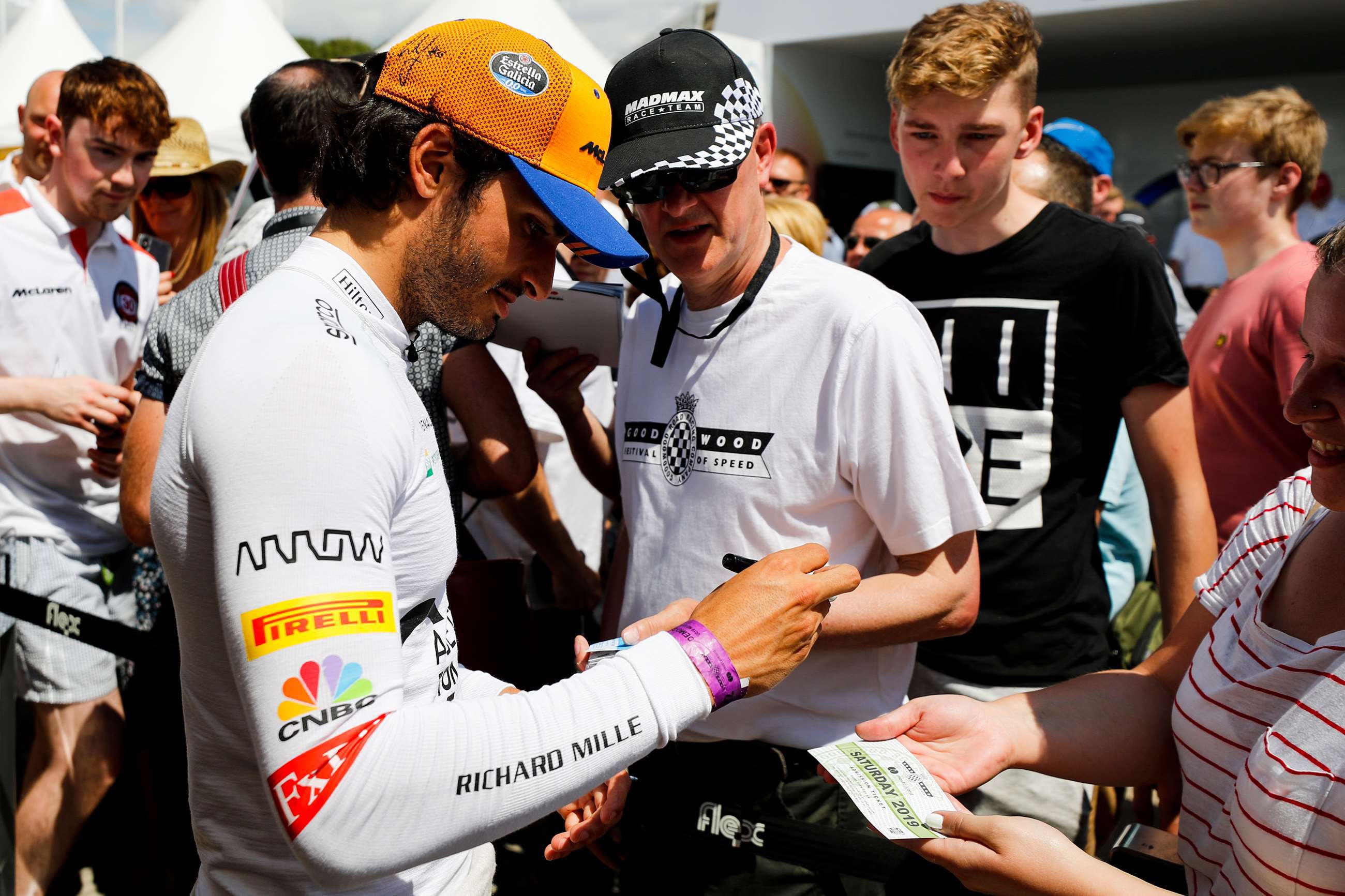 fos-2019-carlos-sainz-jr-autographs-carl-bingham-motorsport-images-goodwood-26072019.jpg