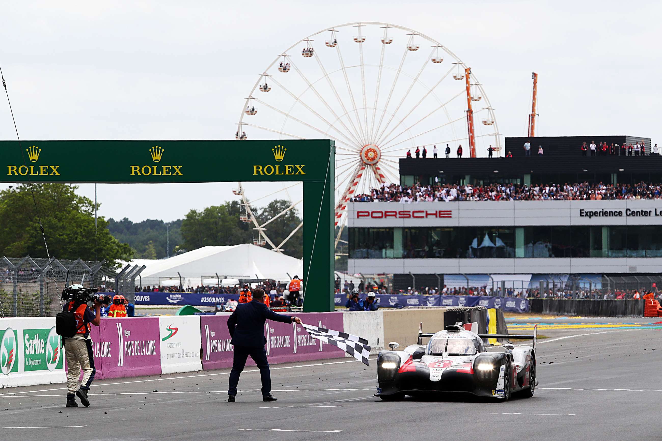 wec-2019-le-mans-toyota-ts050-8-sebastien-buemi-kazuki-nakajima-fernando-alonso-jep-motorsport-images-goodwood-28062019.jpg