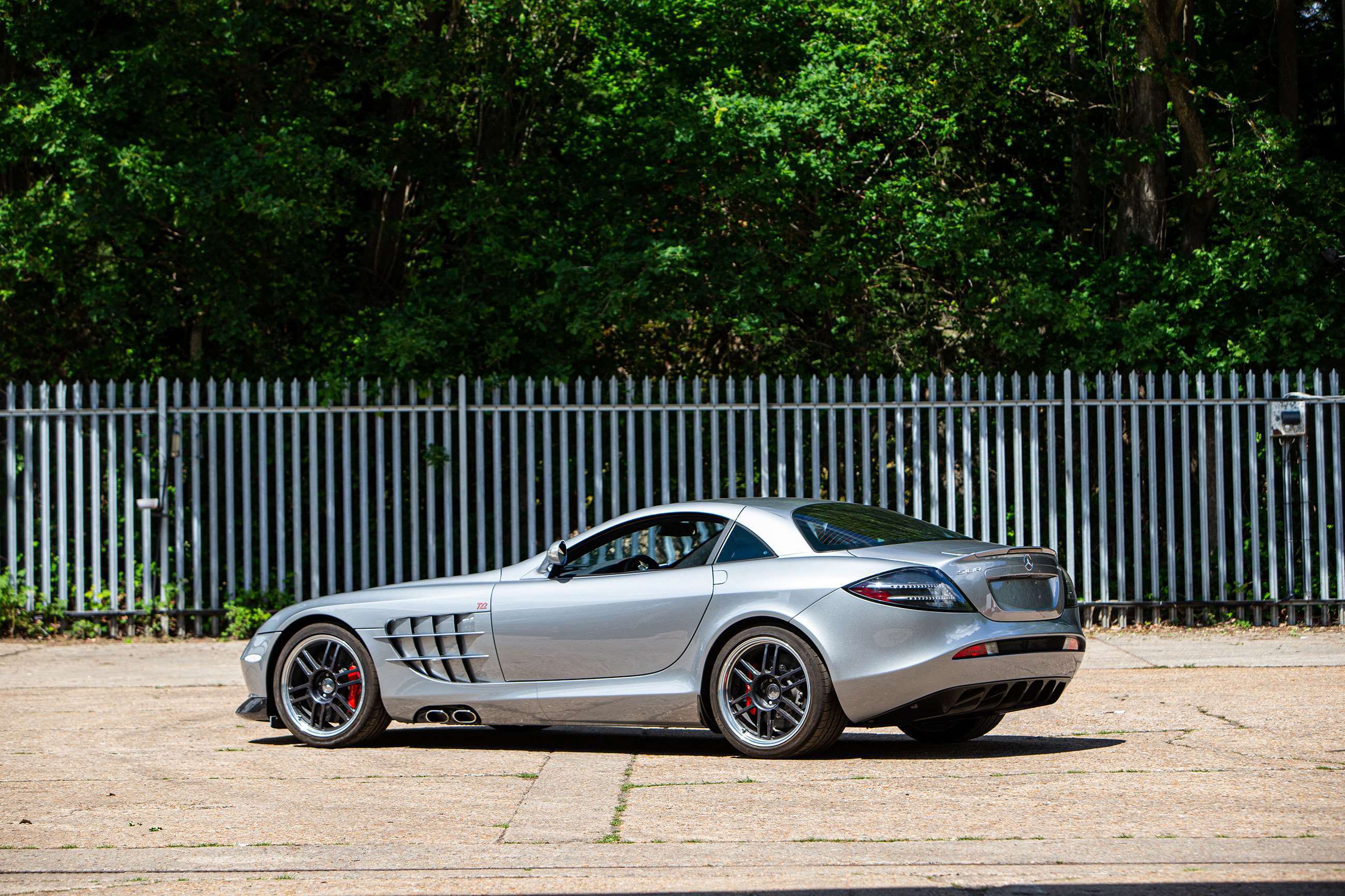 bonhams-fos-sale-7-2007-mercedes-benz-slr-mclaren-goodwood-10072021.jpg