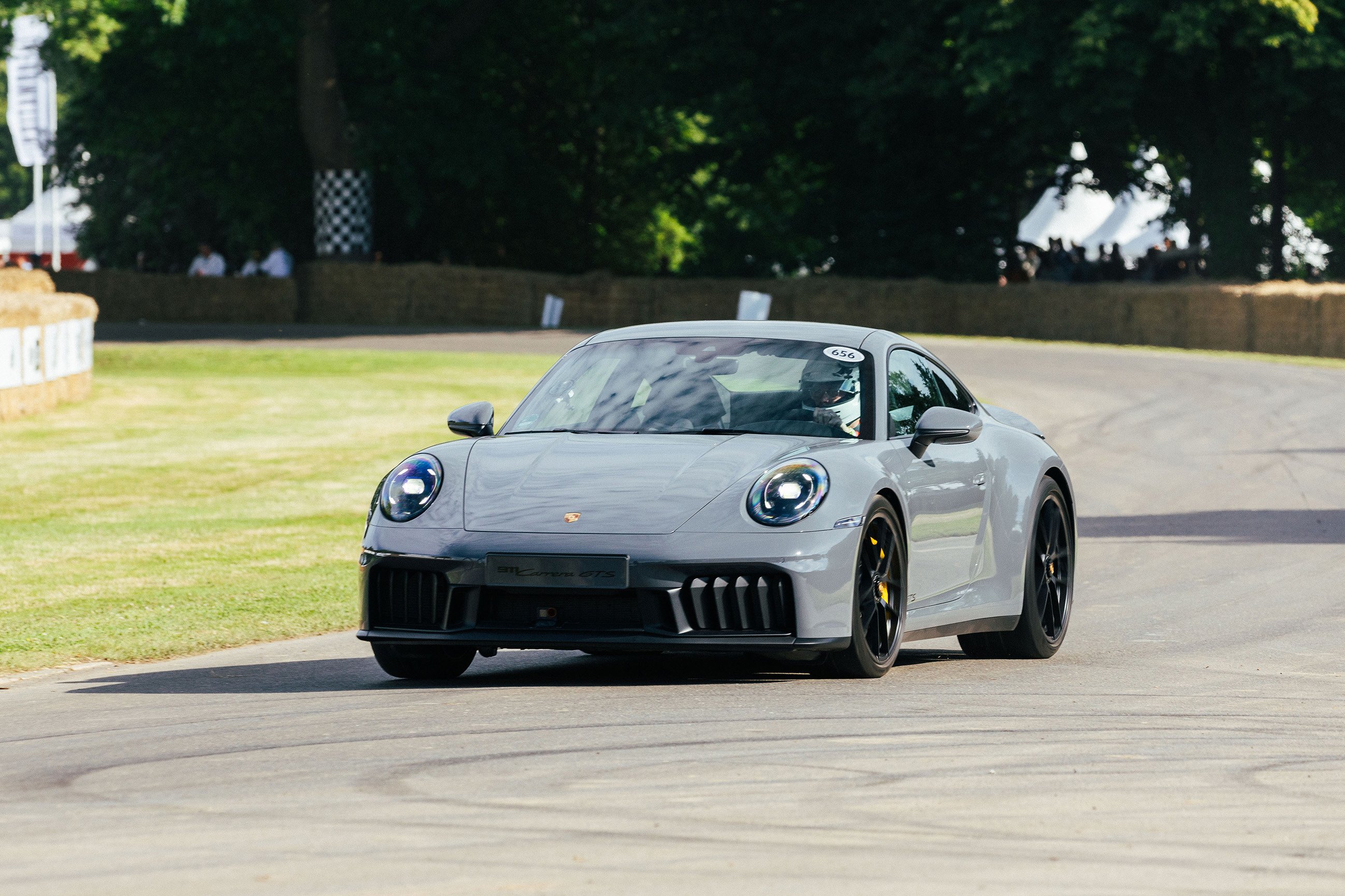 porsche 911 hill debut03.jpg