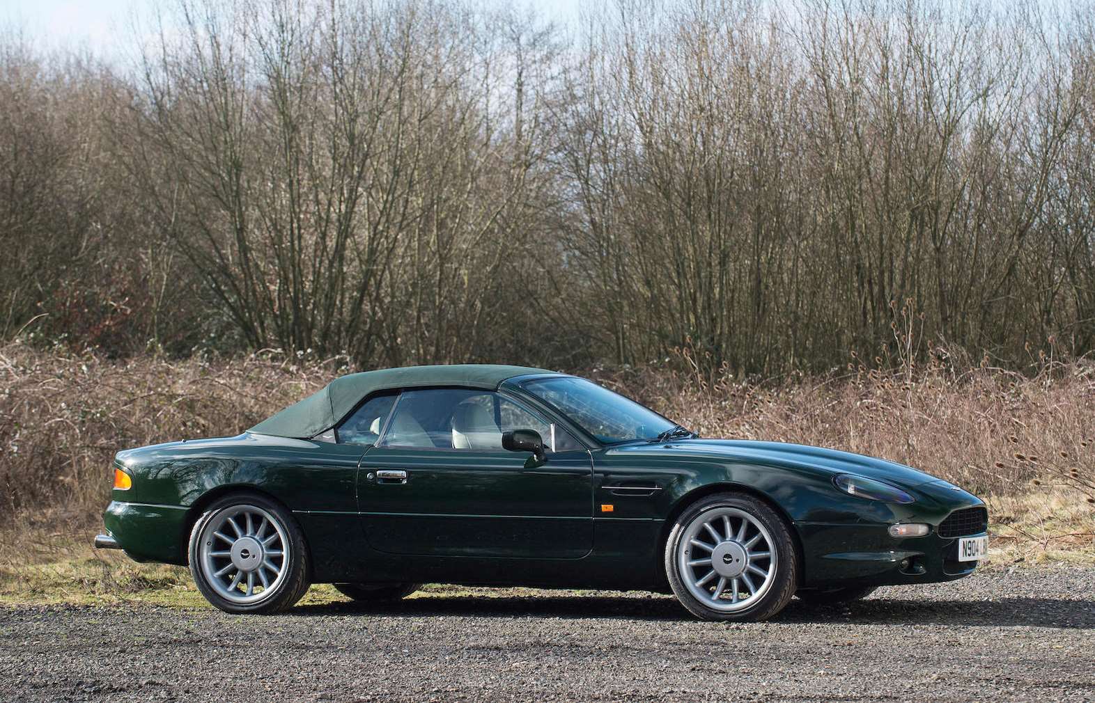 aston_martin_db7_volante.jpg