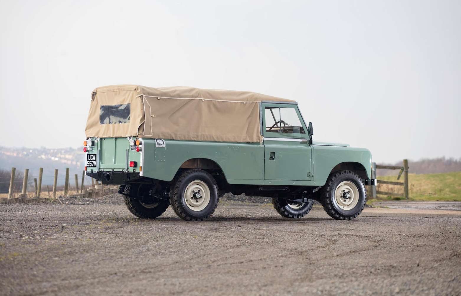 land_rover_series_3.jpg