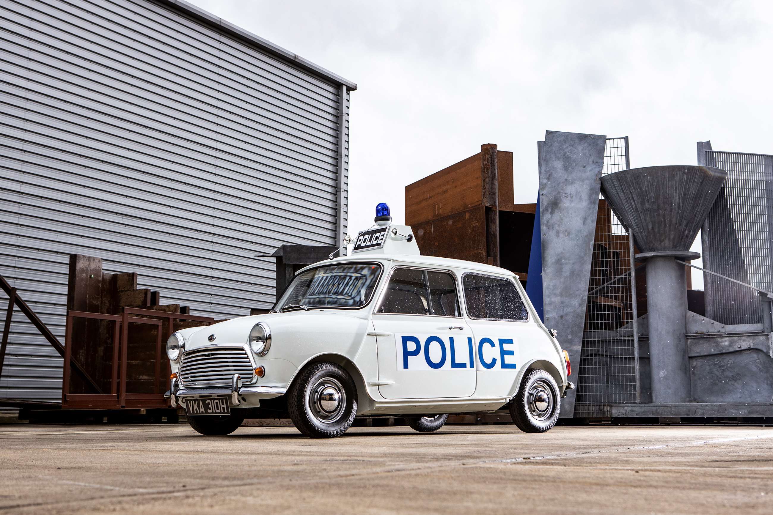 77mm-bonhams-mini-police-1970-goodwood-09042019.jpg