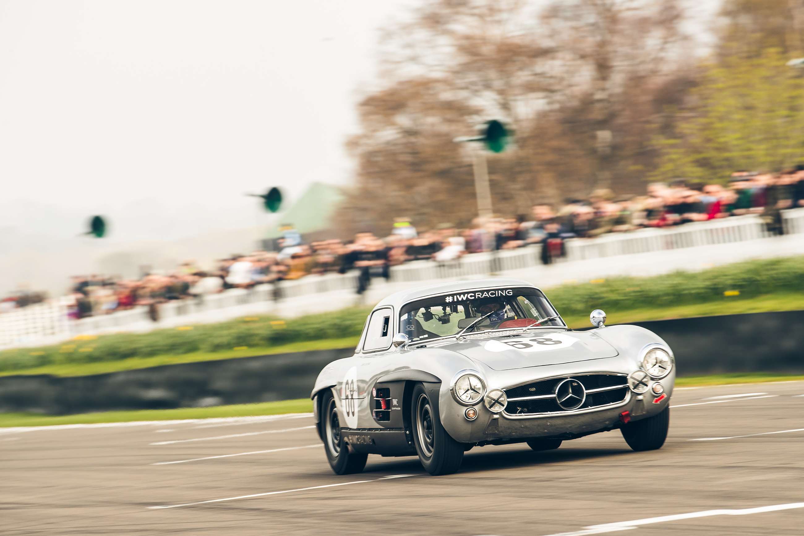 77mm-david-coulthard-mercedes-300-sl-gullwing-iwc-tom-shaxson-goodwood-18042019.jpg