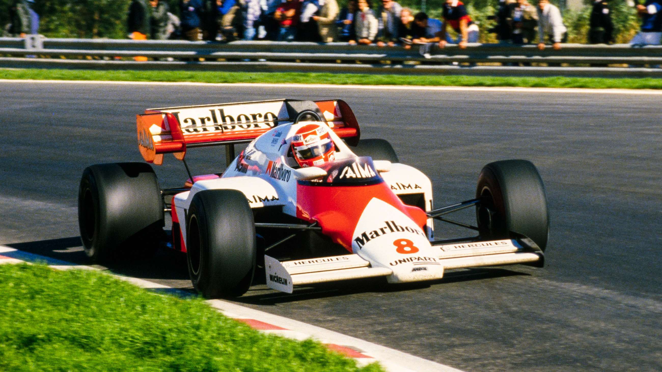 niki-lauda-81mm-celebration-03.jpg