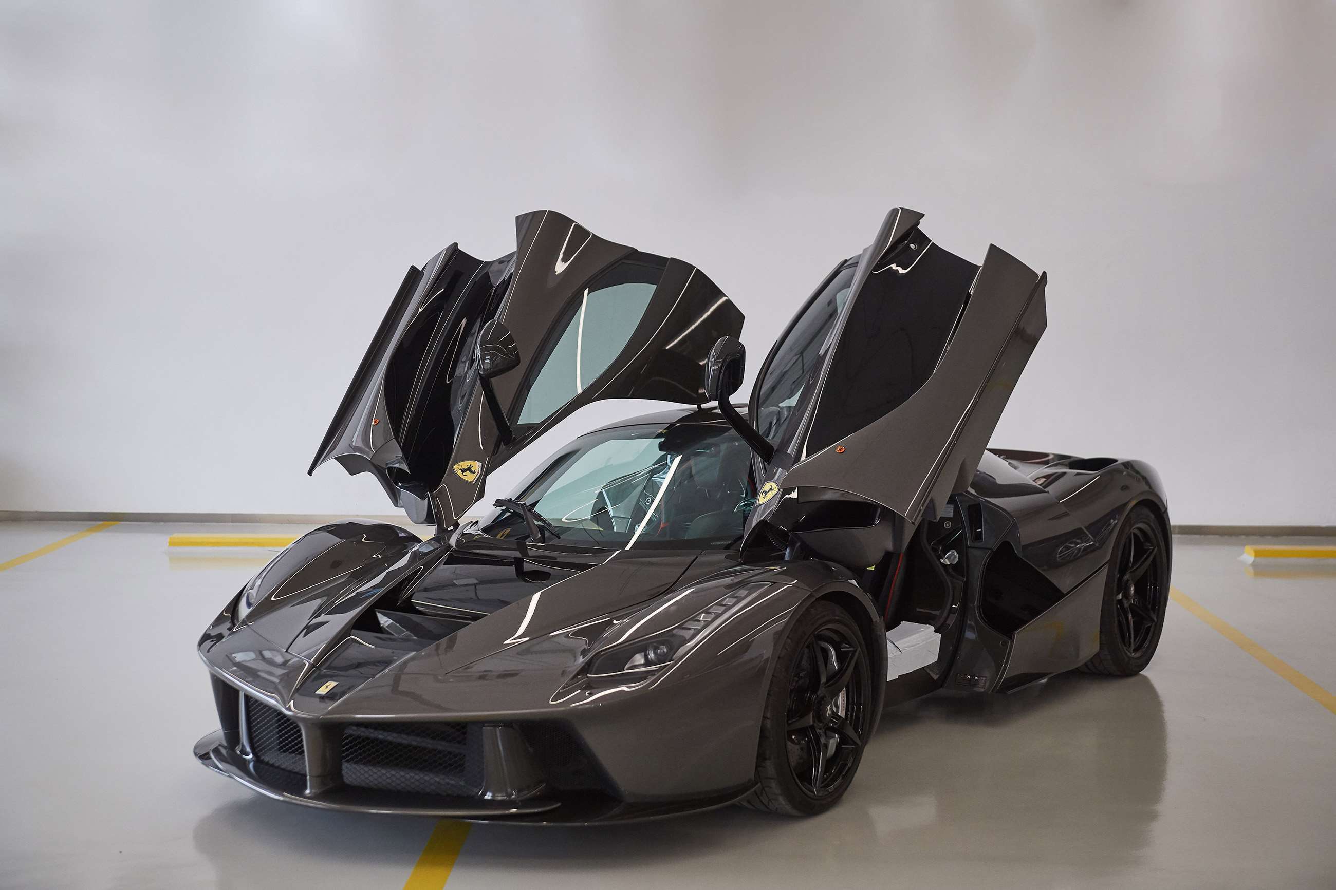 bonhams_laferrari_aperta_2308201823081821.jpg