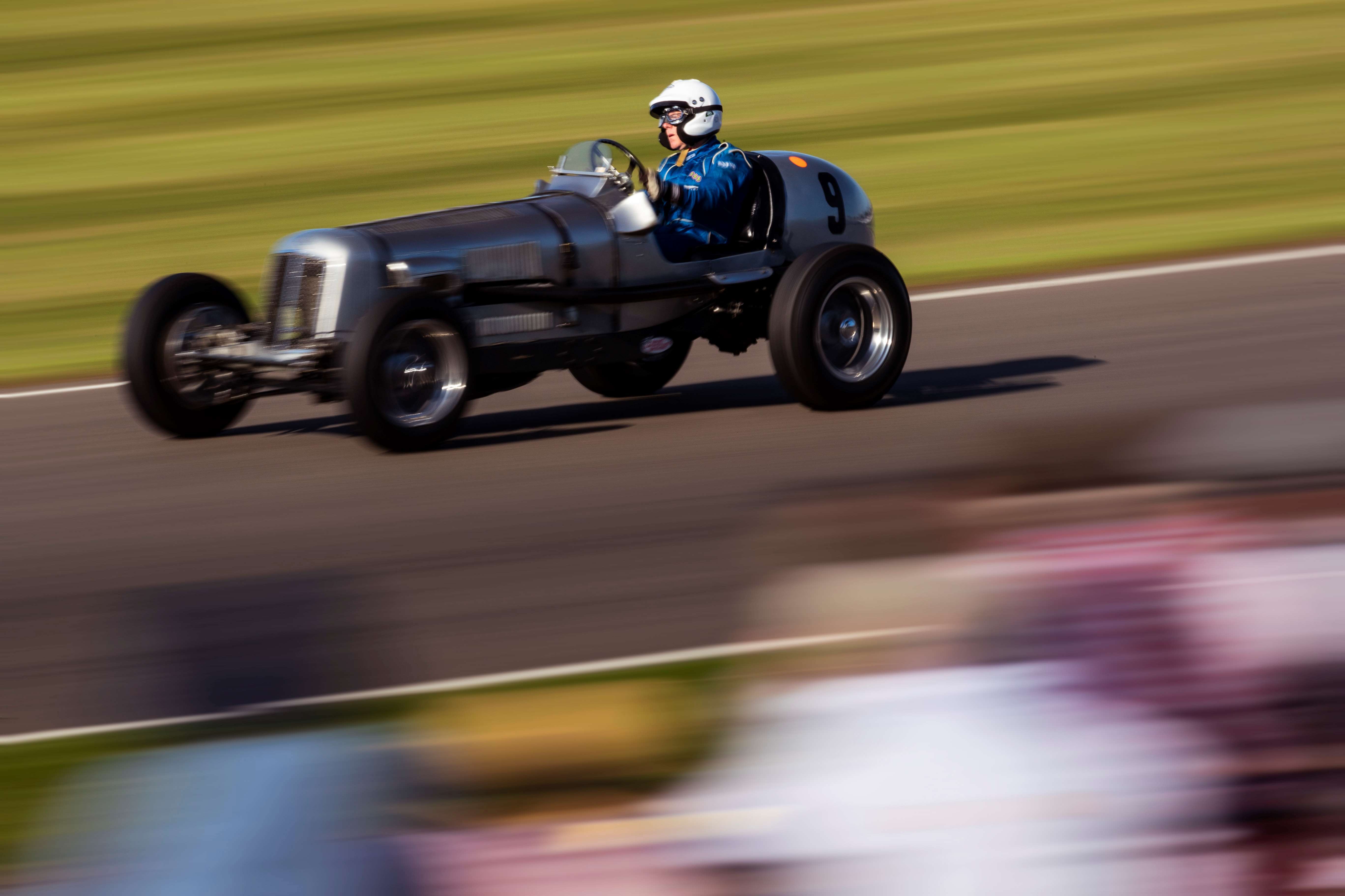 revival-2019-race-report-5-goodwood-trophy-drew-gibson-goodwood-16092019.jpg