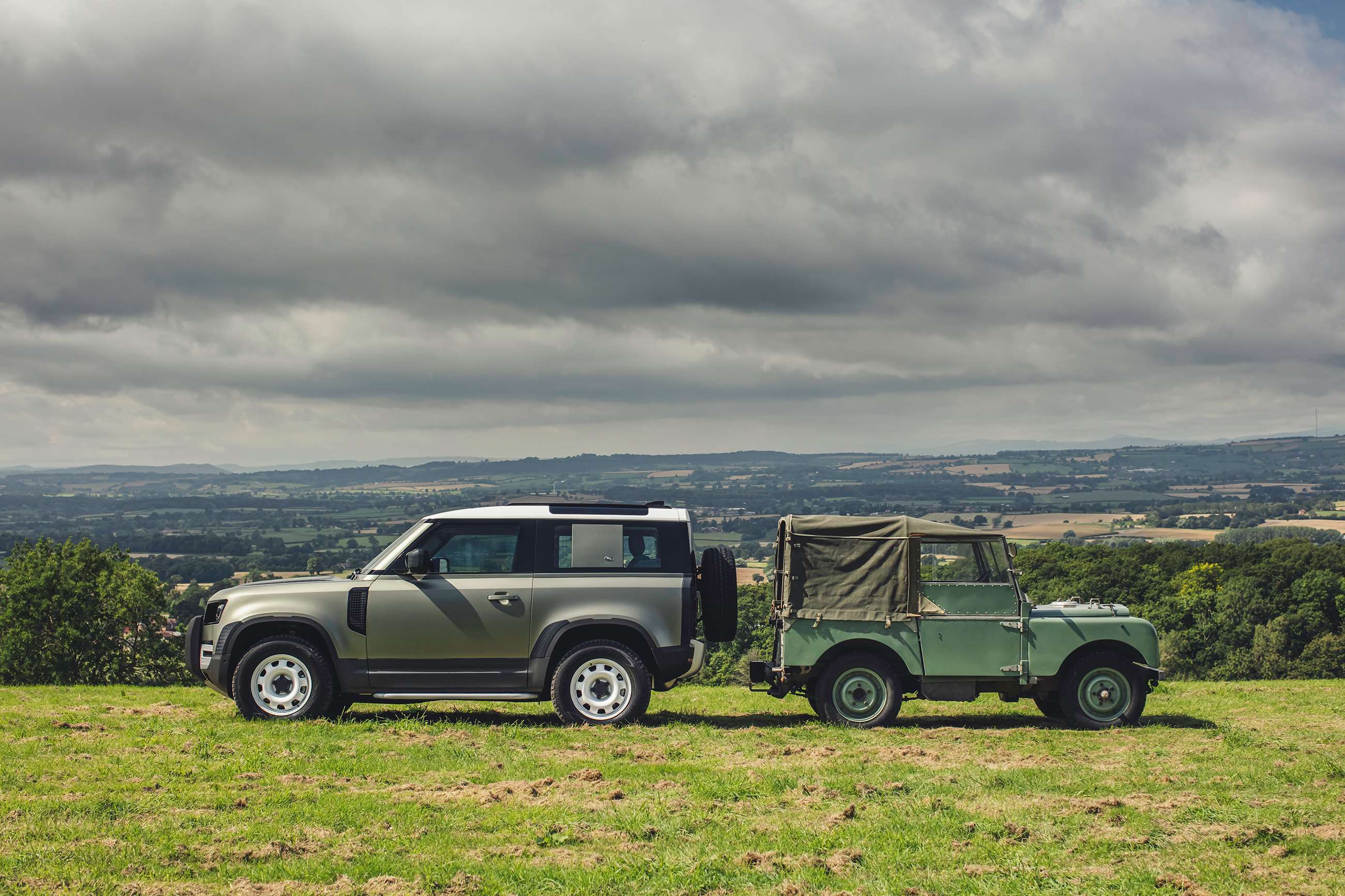 new-land-rover-defender-and-series-112091904.jpg