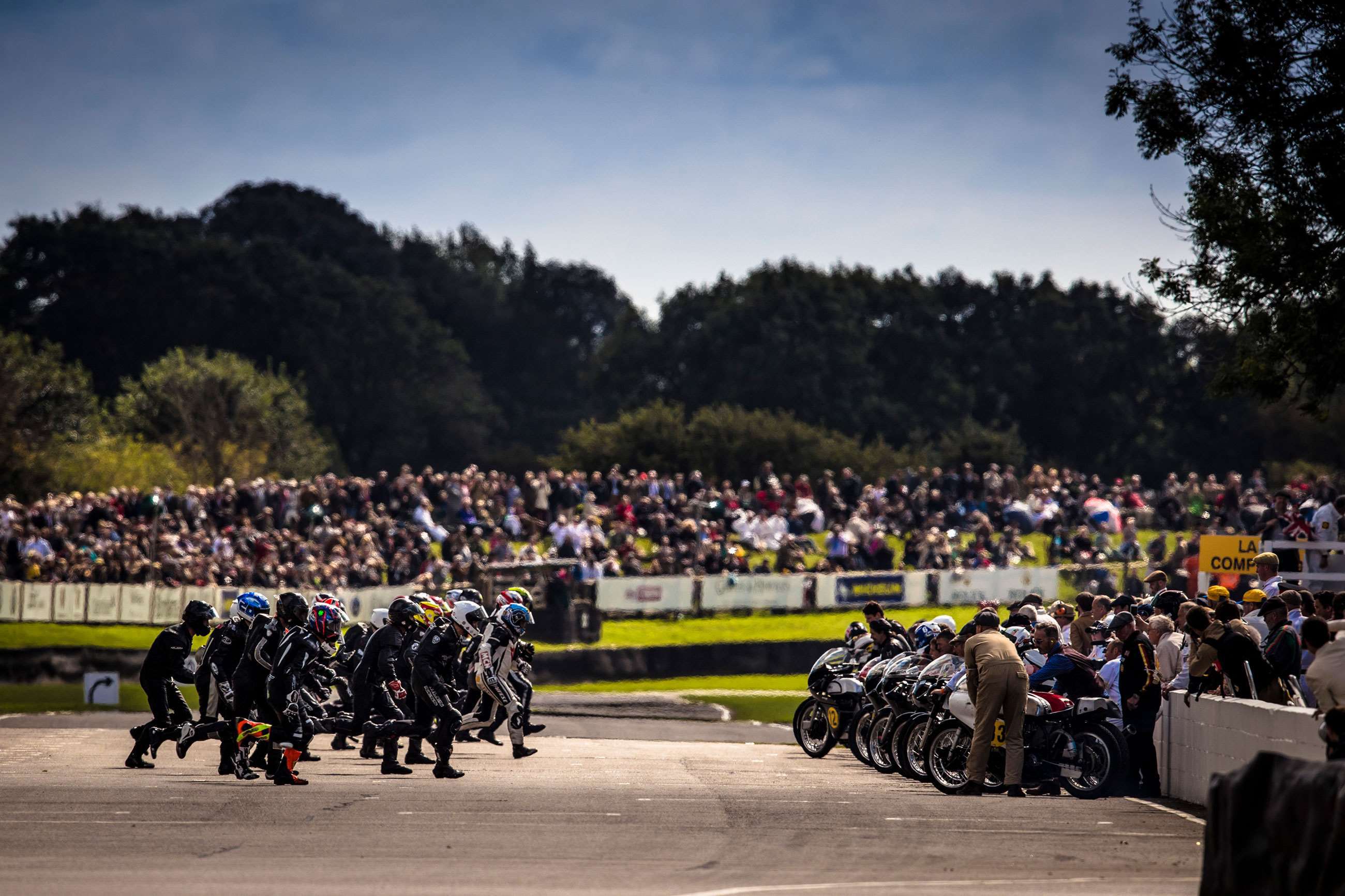 revival-2021-races-17-drew-gibson-barry-sheene-goodwood-08062021.jpg