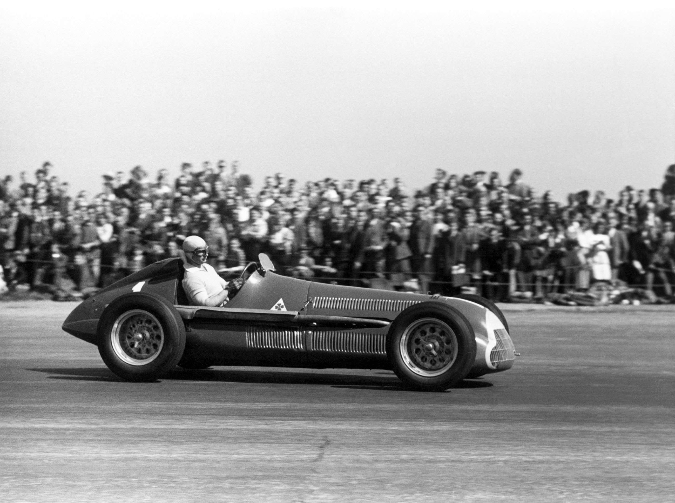 single-seaters-revival-2021-2-alfa-romeo-158-alfetta-f1-1950-silverstone-juan-manuel-fangio-lat-mi-goodwood-16092021.jpg