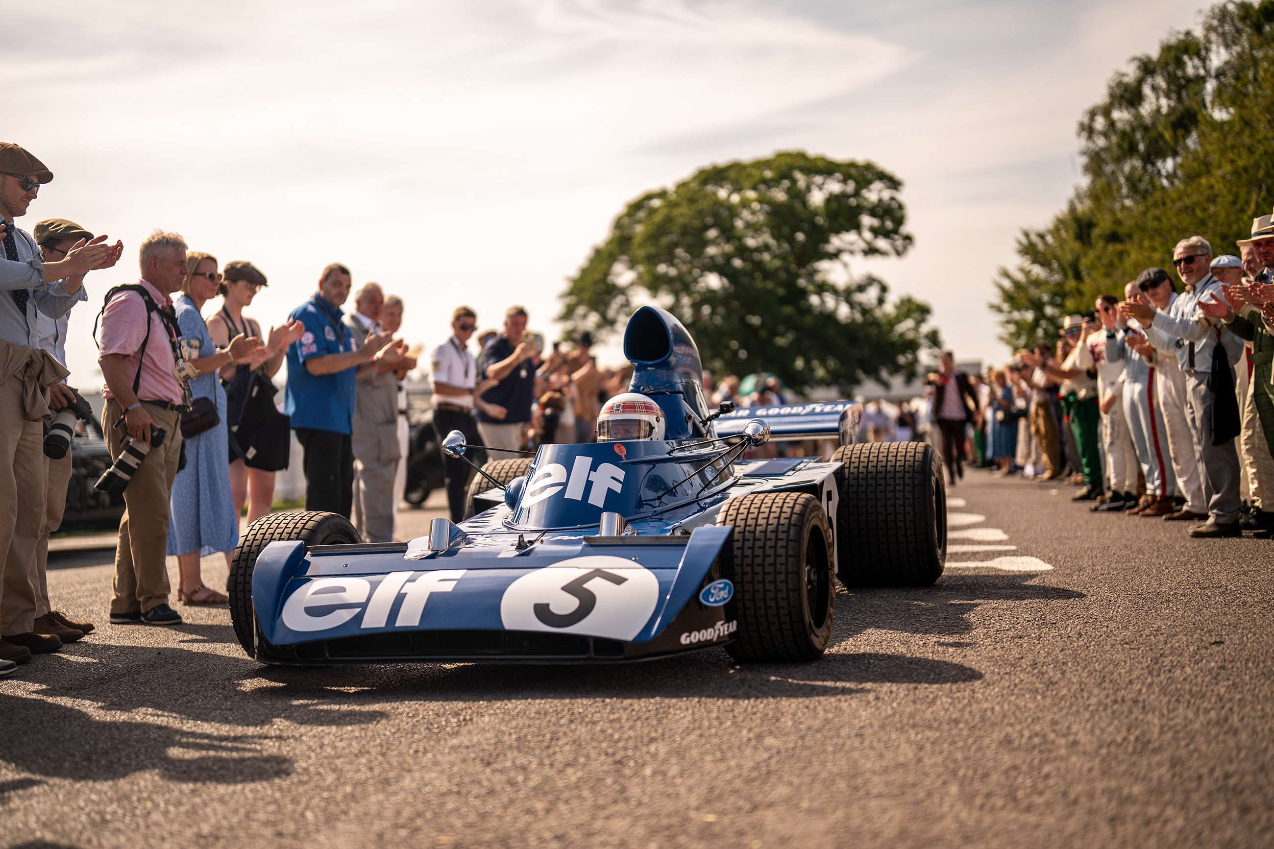 jackie-stewart-tyrrell-006-goodwood-revival-12.jpg