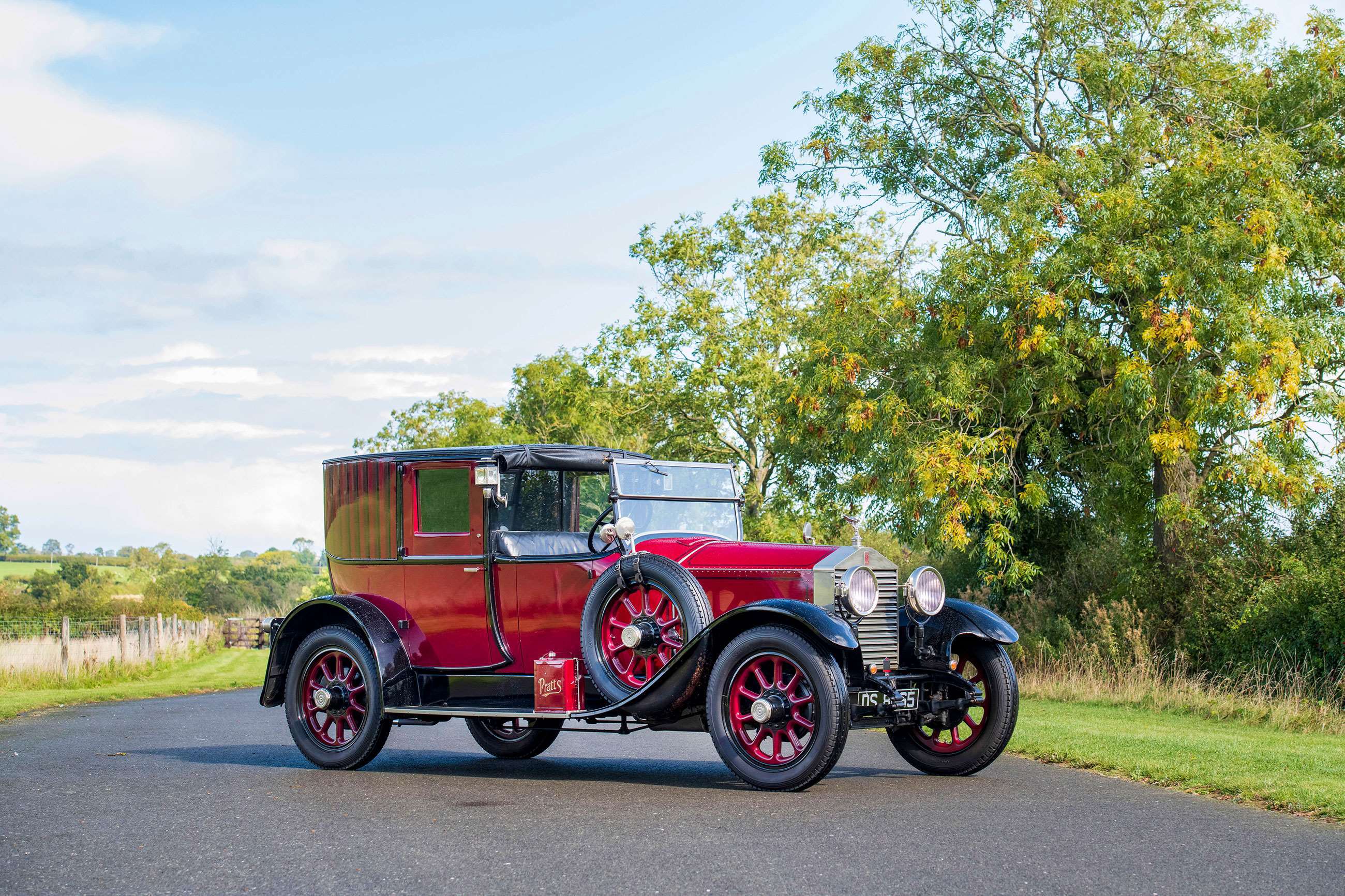 speedweek-bonhams-4-rolls-royce-1927-20hp-panel-brougham-de-ville-1927-goodwood-15102020.jpg