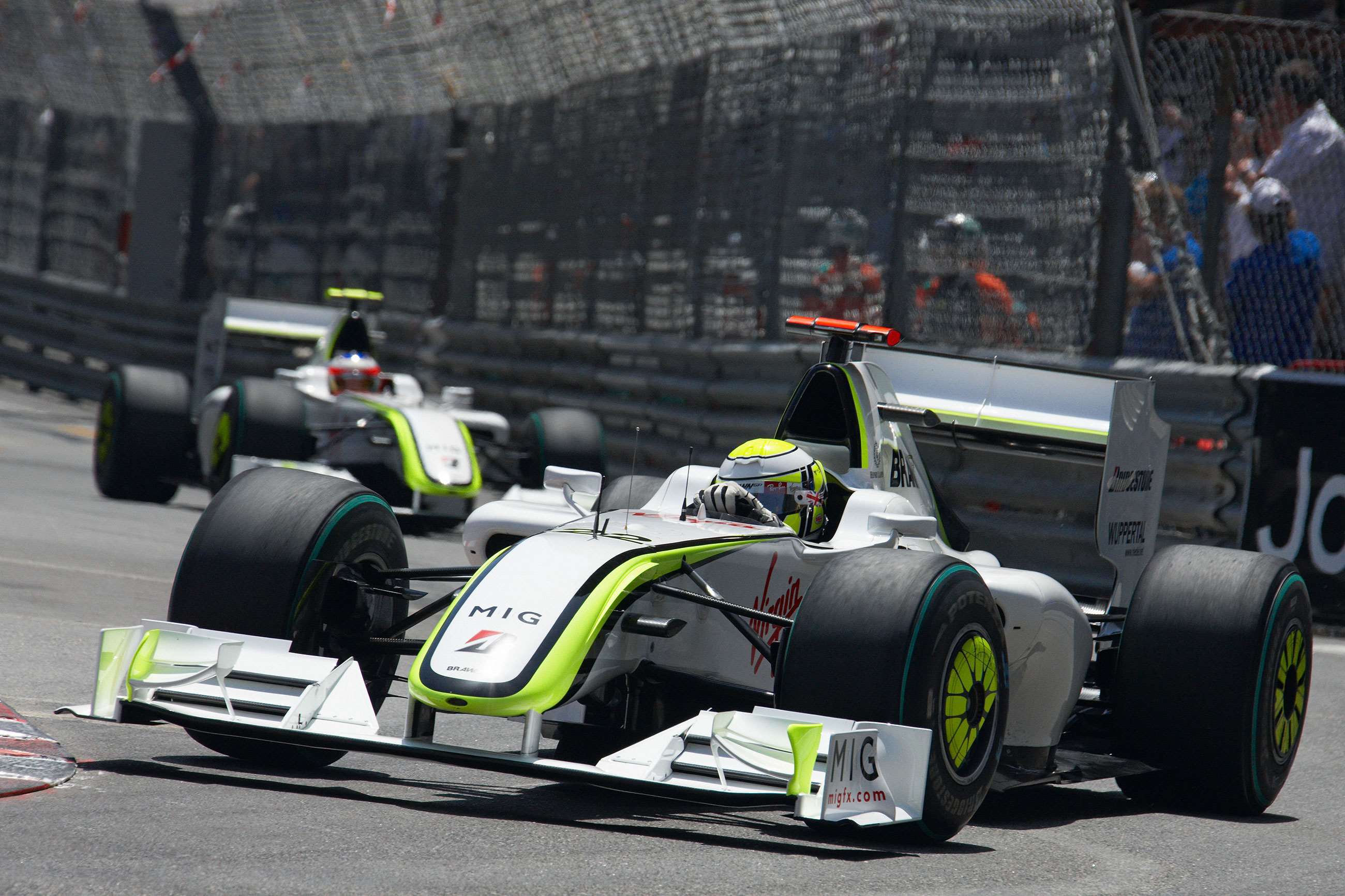 speedweek-f1-cars-1-brawn-bgp-001-f1-2009-monaco-button-barrichello-rainer-schlegelmilch-mi-goodwood-13102020.jpg