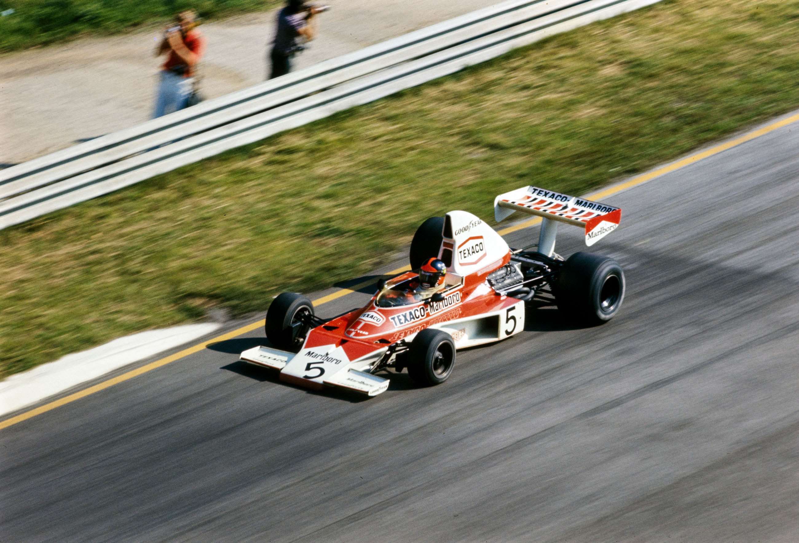 speedweek-f1-cars-4-mclaren-m23-f1-1974-monza-emerson-fittipaldi-david-phipps-mi-goodwood-13102020.jpg