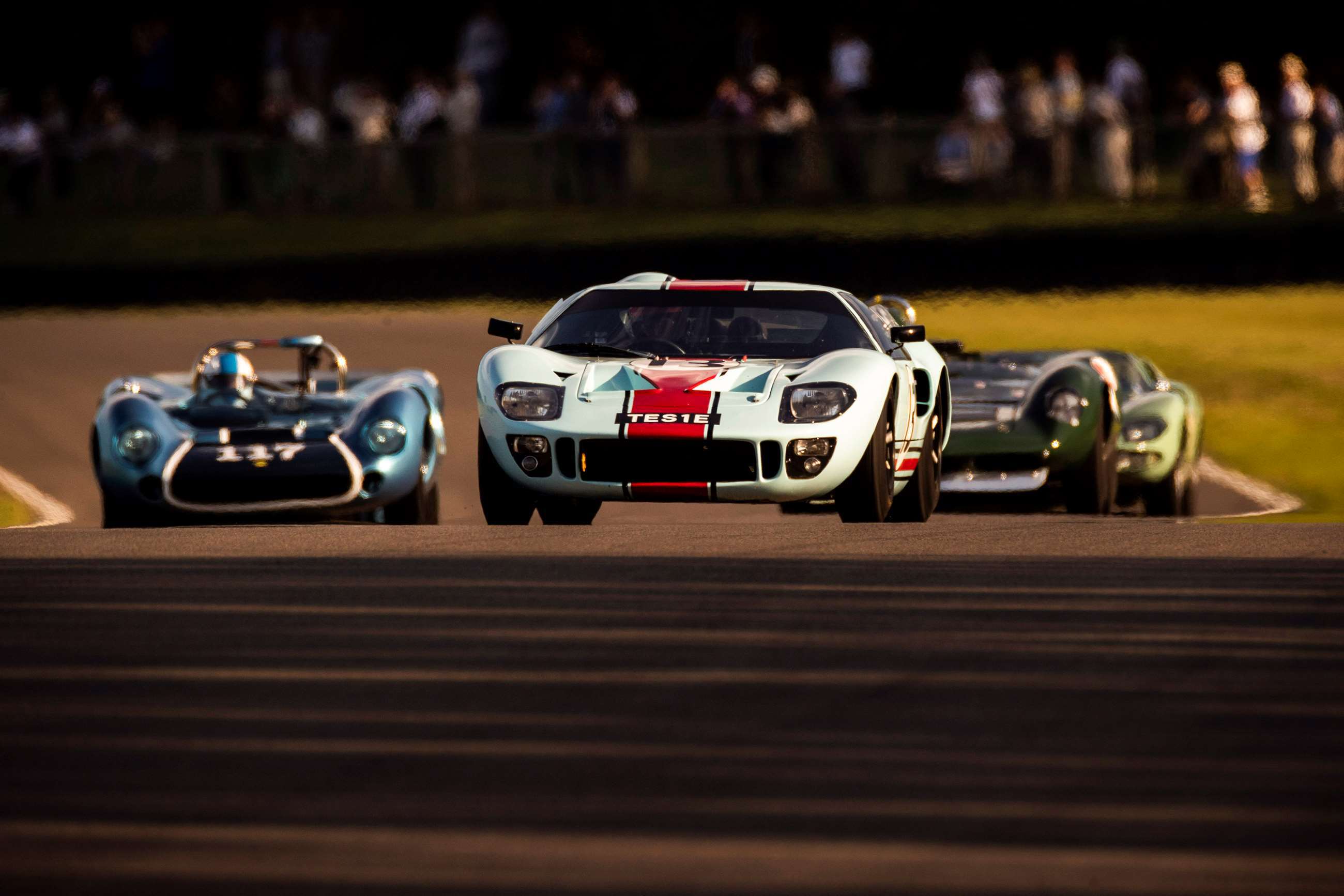 goodwood-speedweek-whitsun-trophy-ford-gt40-lola-t70.jpg