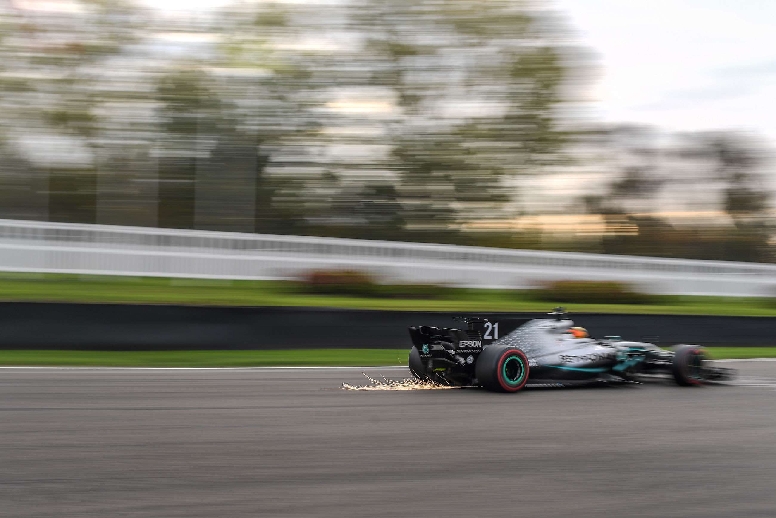 speedweek-esteban-gutierrez-mercedes-w08-f1-hybrid-pete-summers-goodwood-20102020.jpg