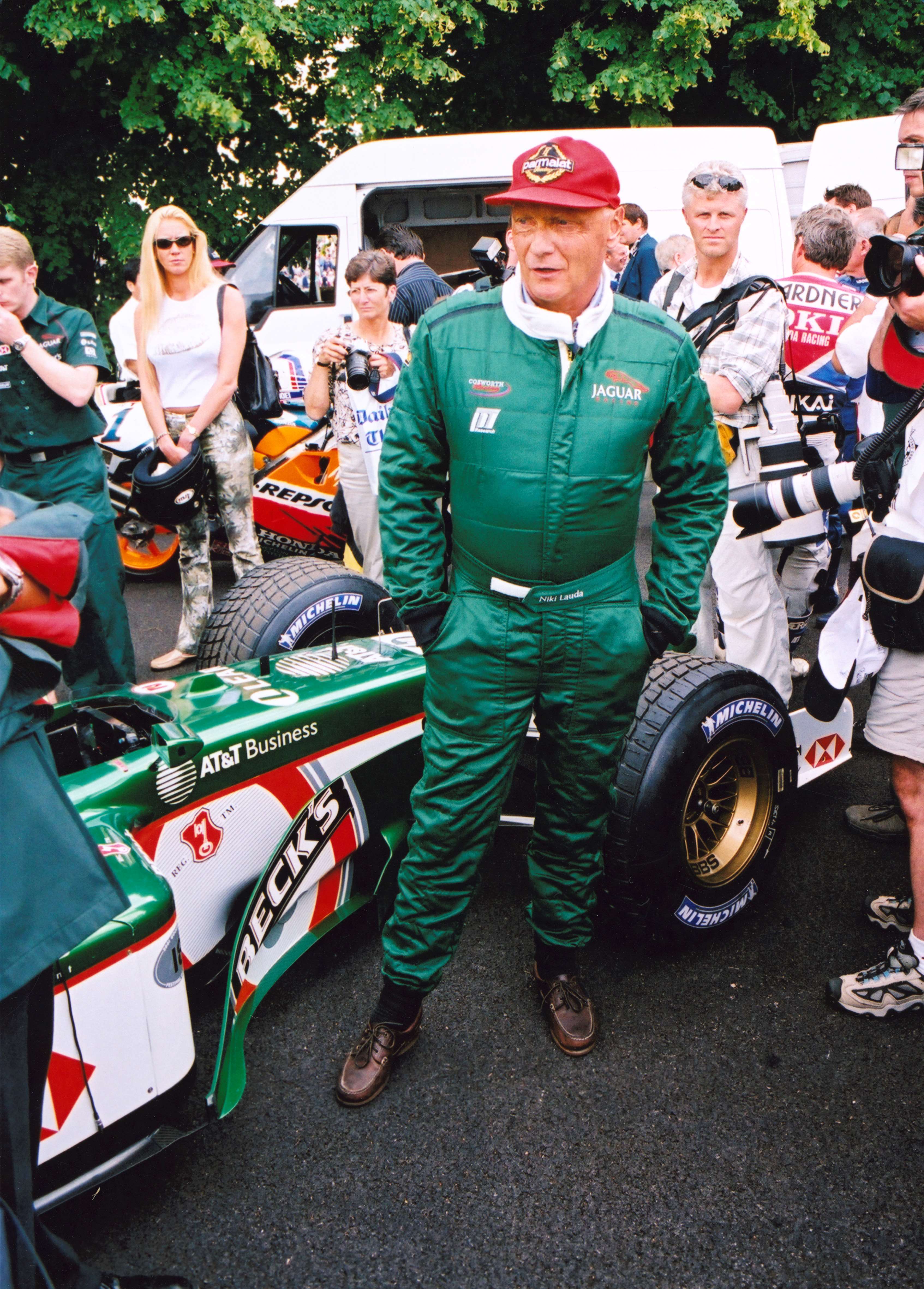 fos-2001-niki-lauda-steve-havelock-goodwood-21052019.jpg