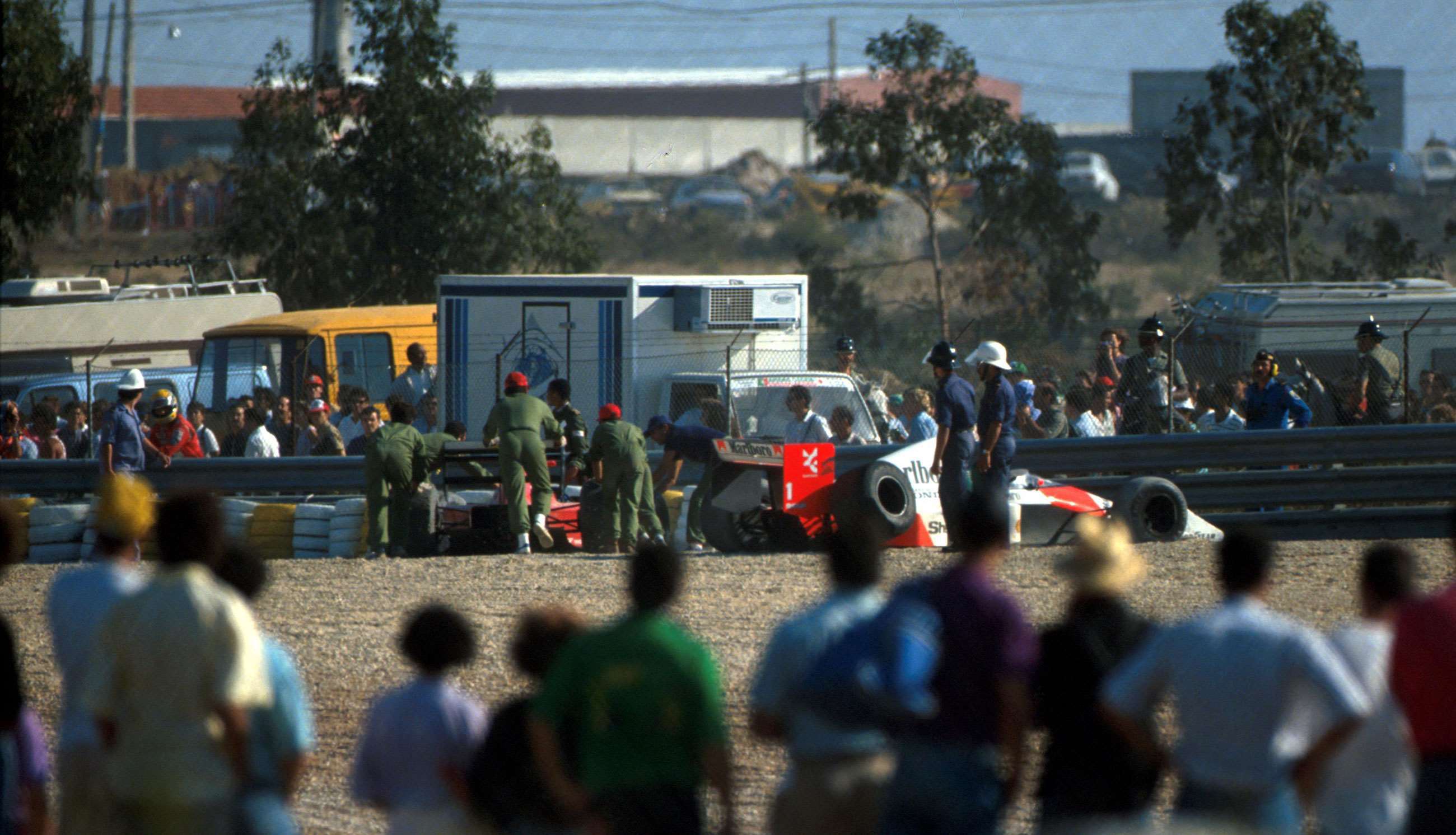 f1-1989-portugal-nigel-mansell-ferrari-640-ayrton-senna-mclaren-mp4-5-crash-sutton-mi-goodwood-19102020.jpg