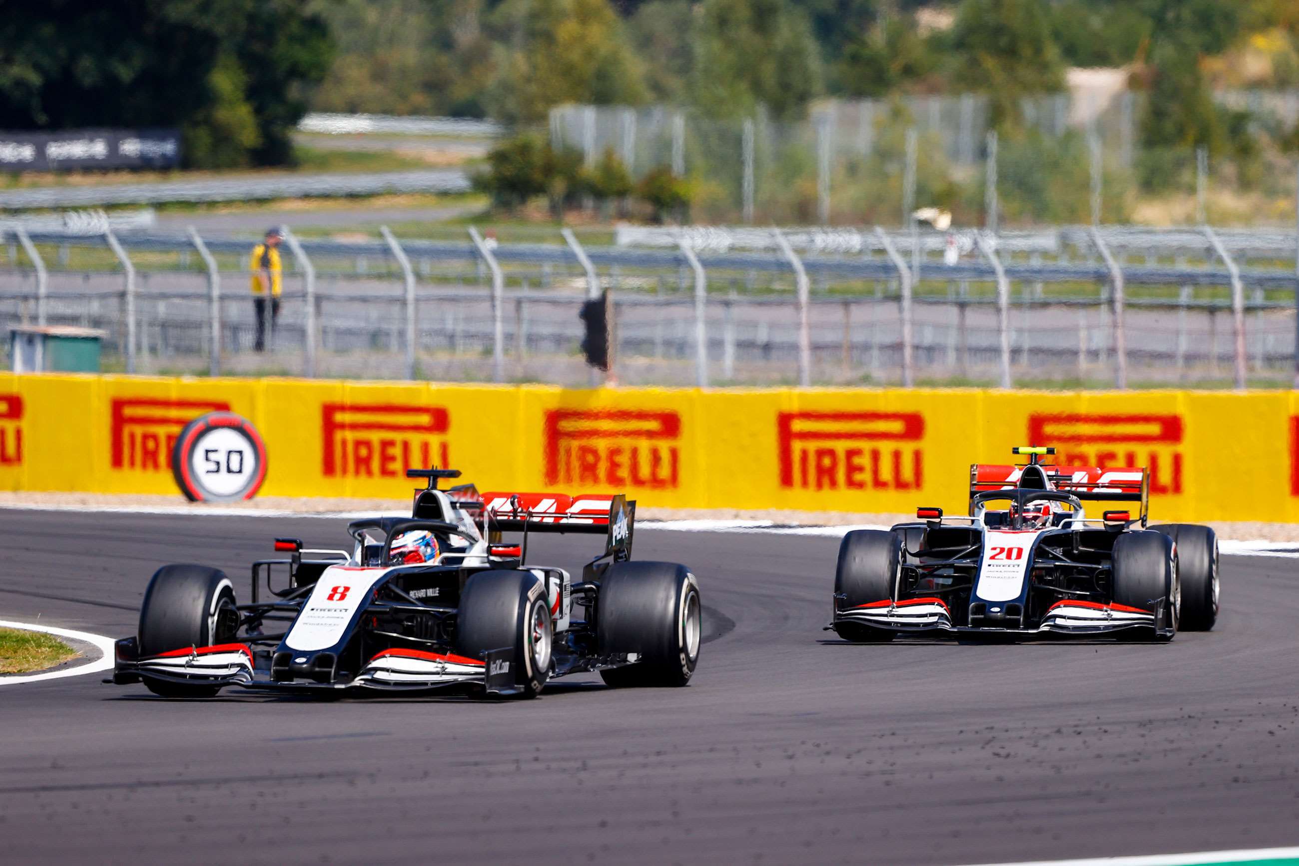 romain-grosjean-kevin-magnussen-haas-vf-20-f1-2020-silverstone-andy-hone-mi-goodwood-22102020.jpg