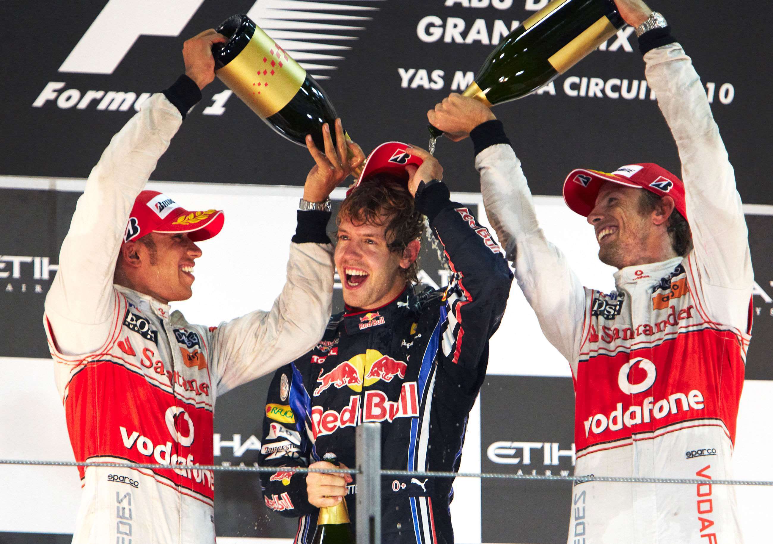 f1-2010-abu-dhabi-lewis-hamilton-sebastian-vettel-jenson-button-steve-etherington-lat-mi-goodwood-15122020.jpg