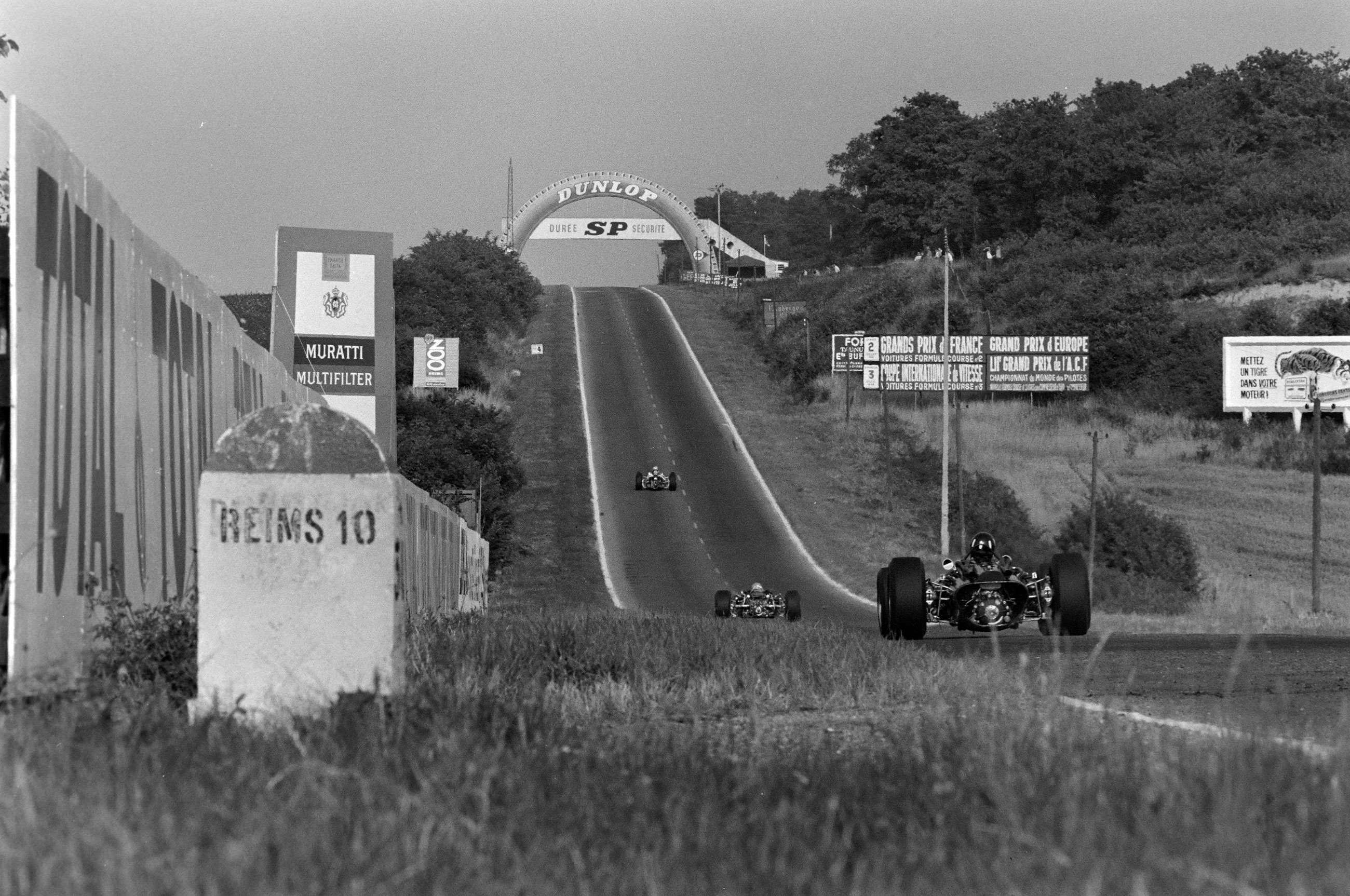 best-circuits-that-no-longer-exist-3-reims-f1-1966-graham-hill-brm-p261-motorsport-images-goodwood-30042020.jpg