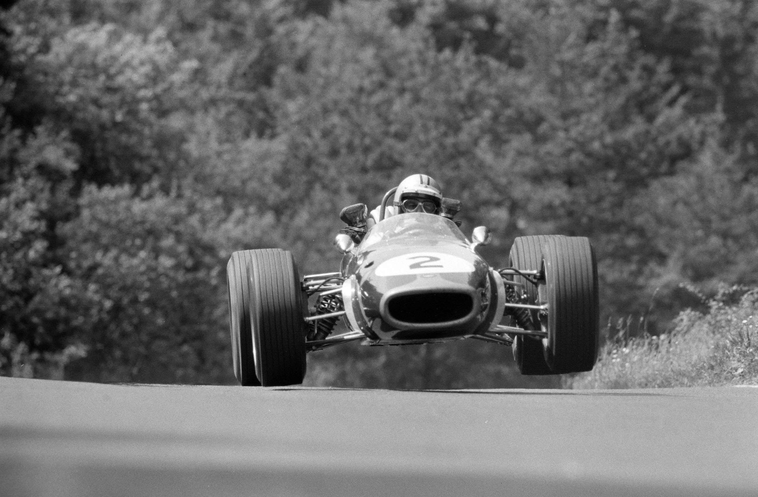 nine-most-successful-f1-teams-8-f1-1967-nurburgring-denny-hulme-brabham-bt24-repco-rainer-schlegelmilch-motorsport-images-goodwood-24042020.jpg