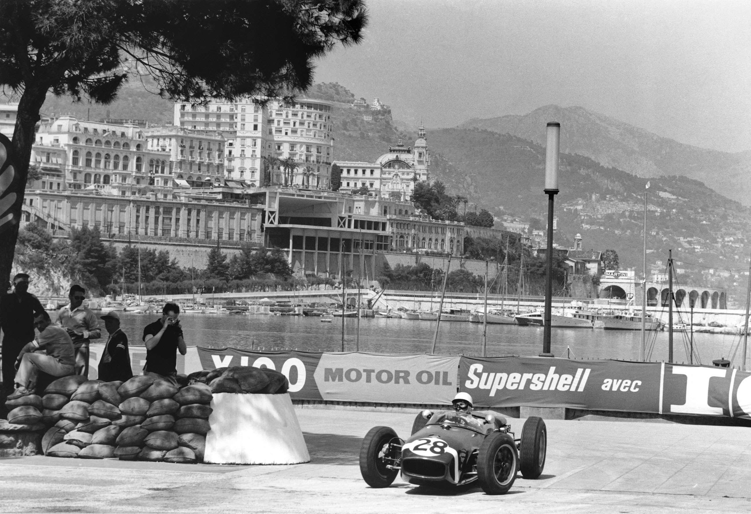 Moss in the Lotus 18 Climax, Monaco, 1960. 