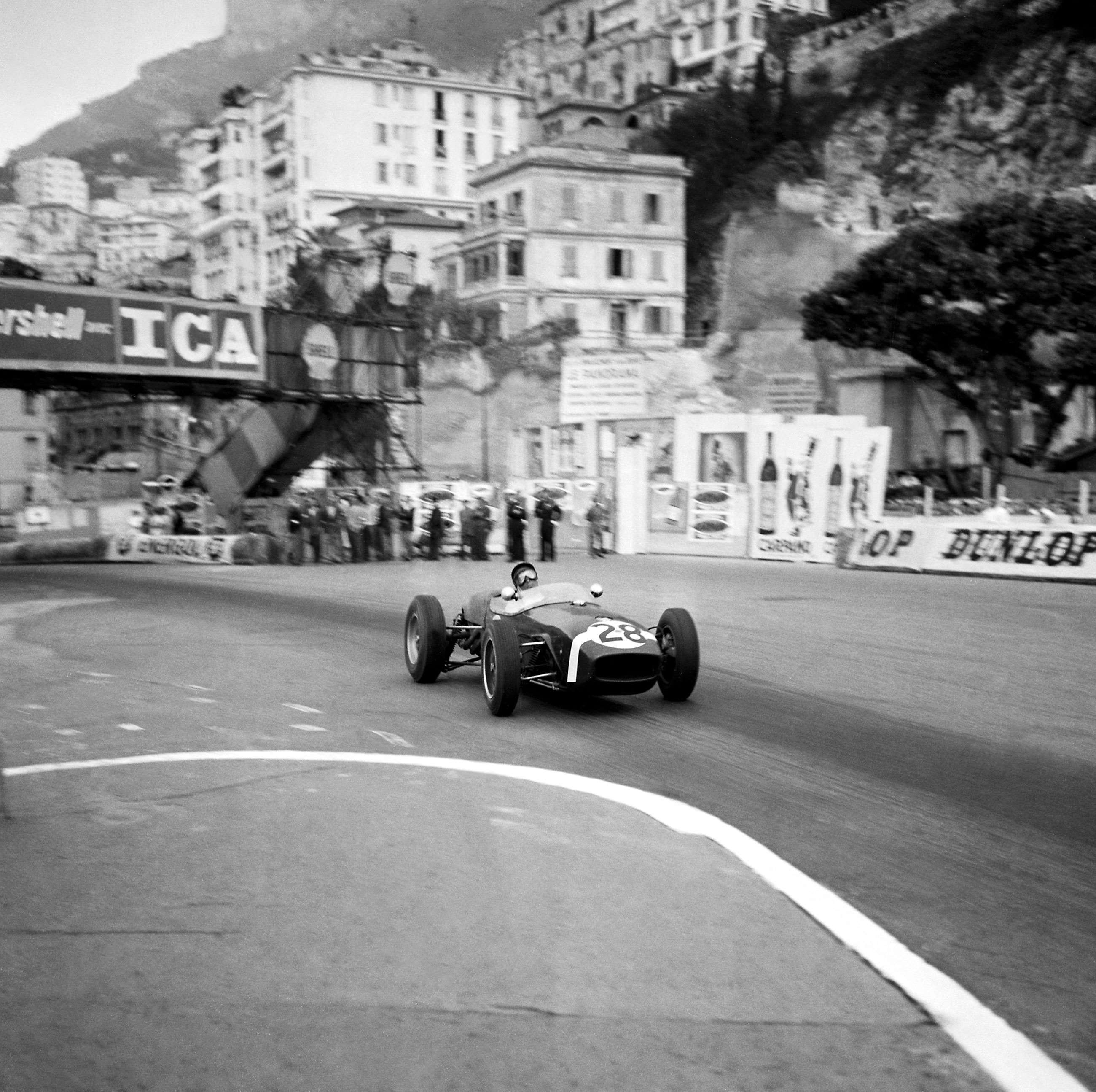 f1-1960-monaco-stirling-moss-lotus-18-david-phipps-mi-goodwood-01062020.jpg