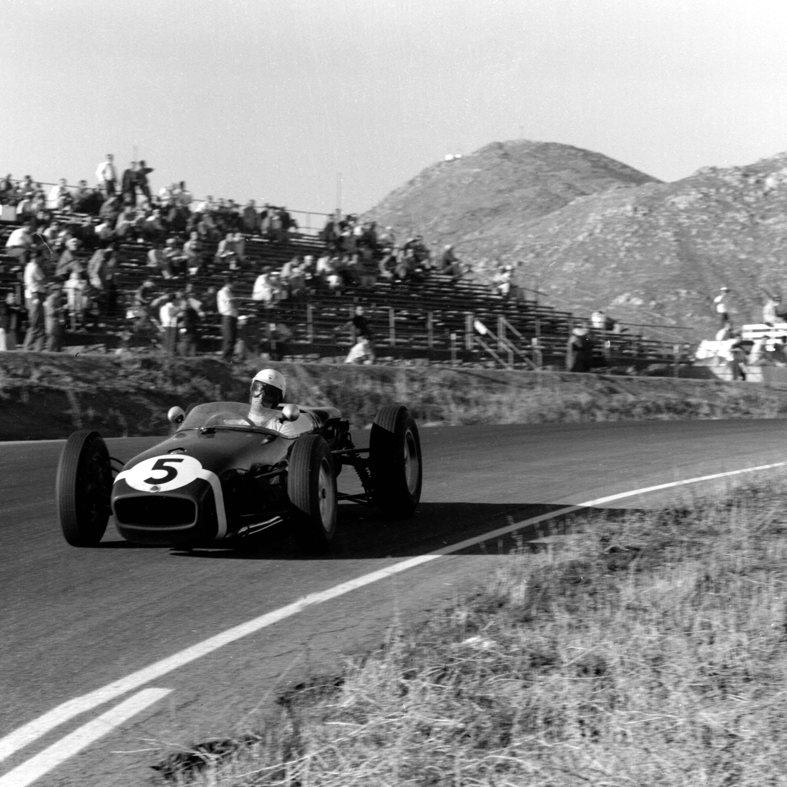 Moss in the Lotus 18 Climax at the US Grand Prix at Riverside, 1960. 