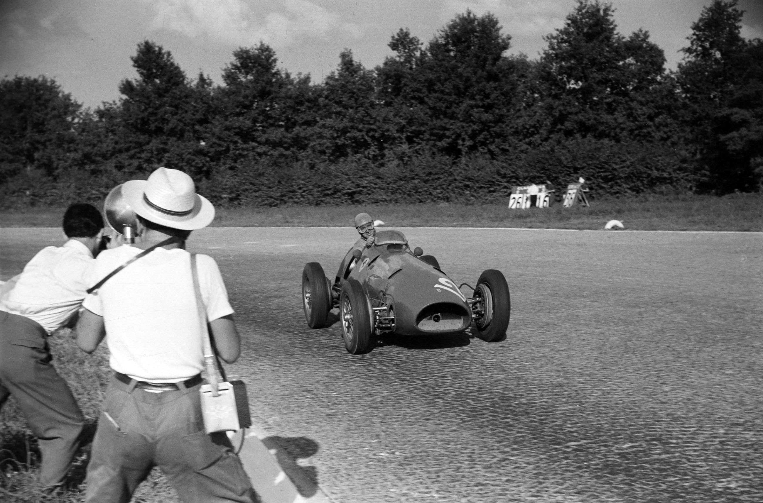 best-f1-cars-of-all-time-3-ferrari-500-f1-1952-monza-alberto-ascari-mi-goodwood-07092020.jpg