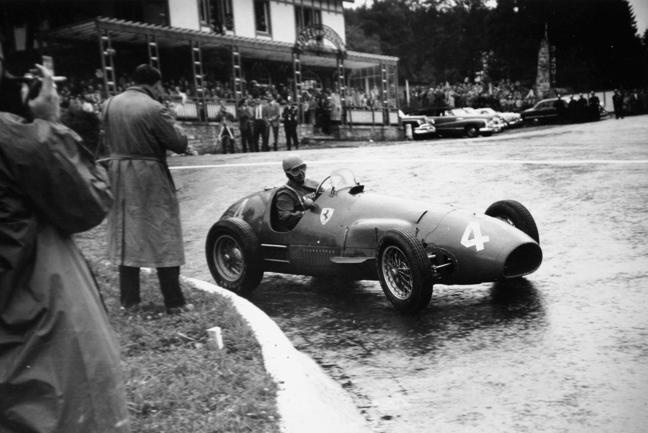 best-f1-cars-of-the-1950s-3-ferrari-500-alberto-ascari-spa-1952-mi-goodwood-30042021.jpg