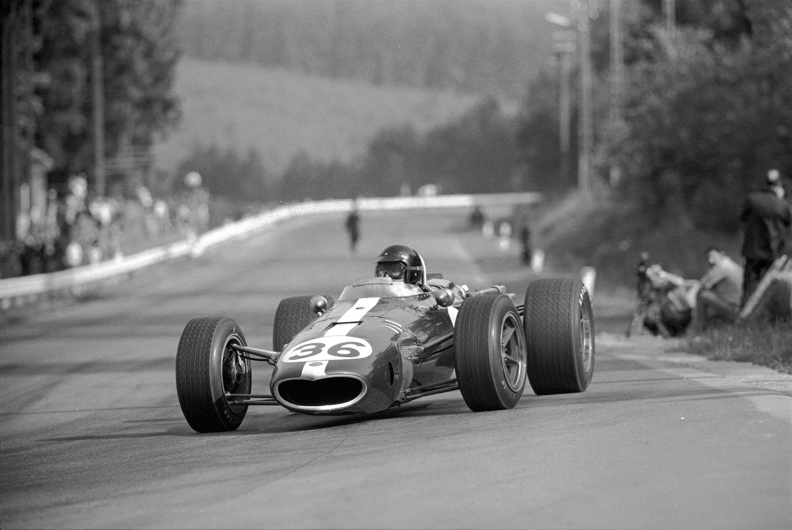 best-f1-cars-of-the-1960s-8-eagle-t1g-weslake-dan-gurney-f1-1967-spa-rainer-schlegelmilch-mi-goodwood-21042021.jpg