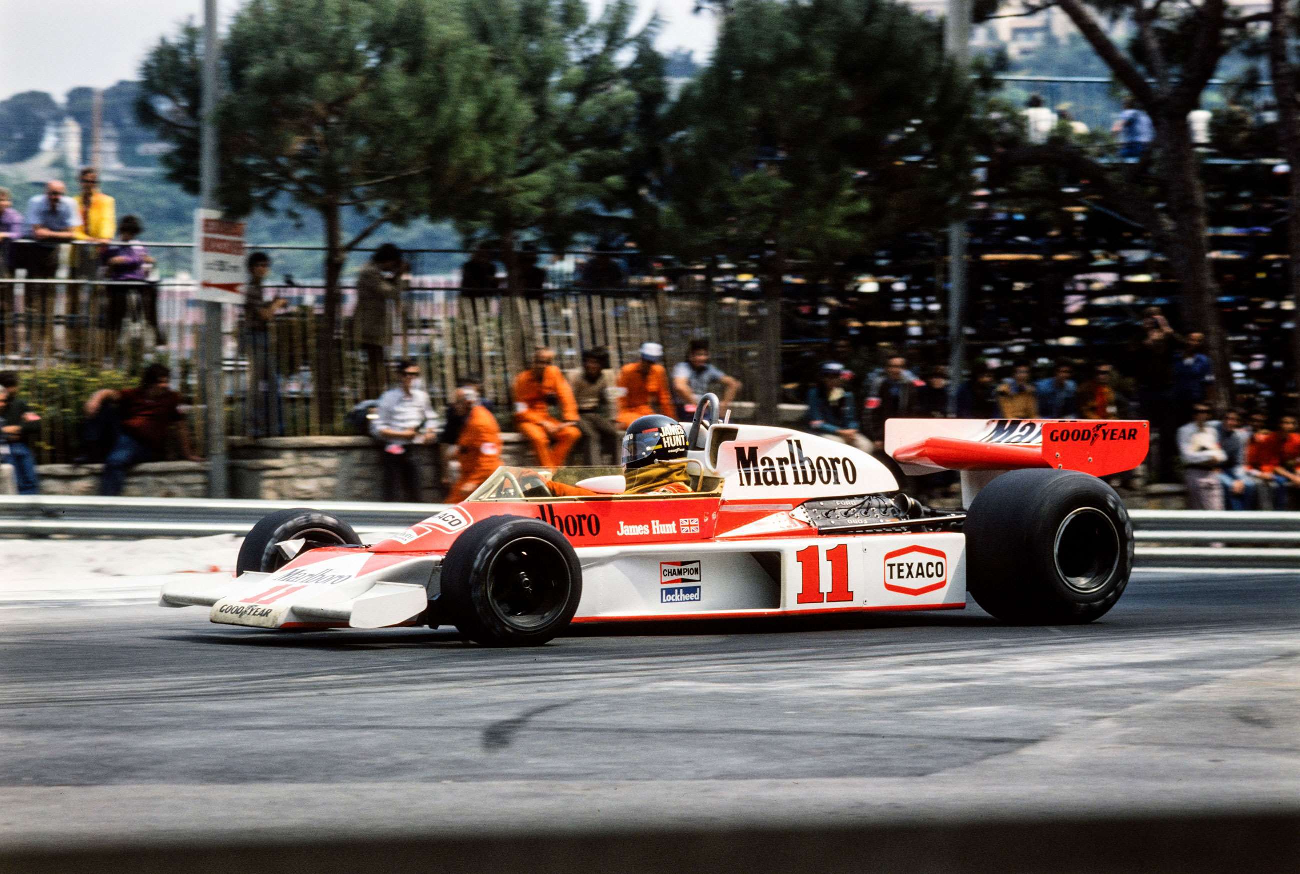 best-f1-cars-of-the-1970s-5-mclaren-m23-james-hunt-f1-1976-monaco-david-phipps-mi-goodwood-14042021.jpg