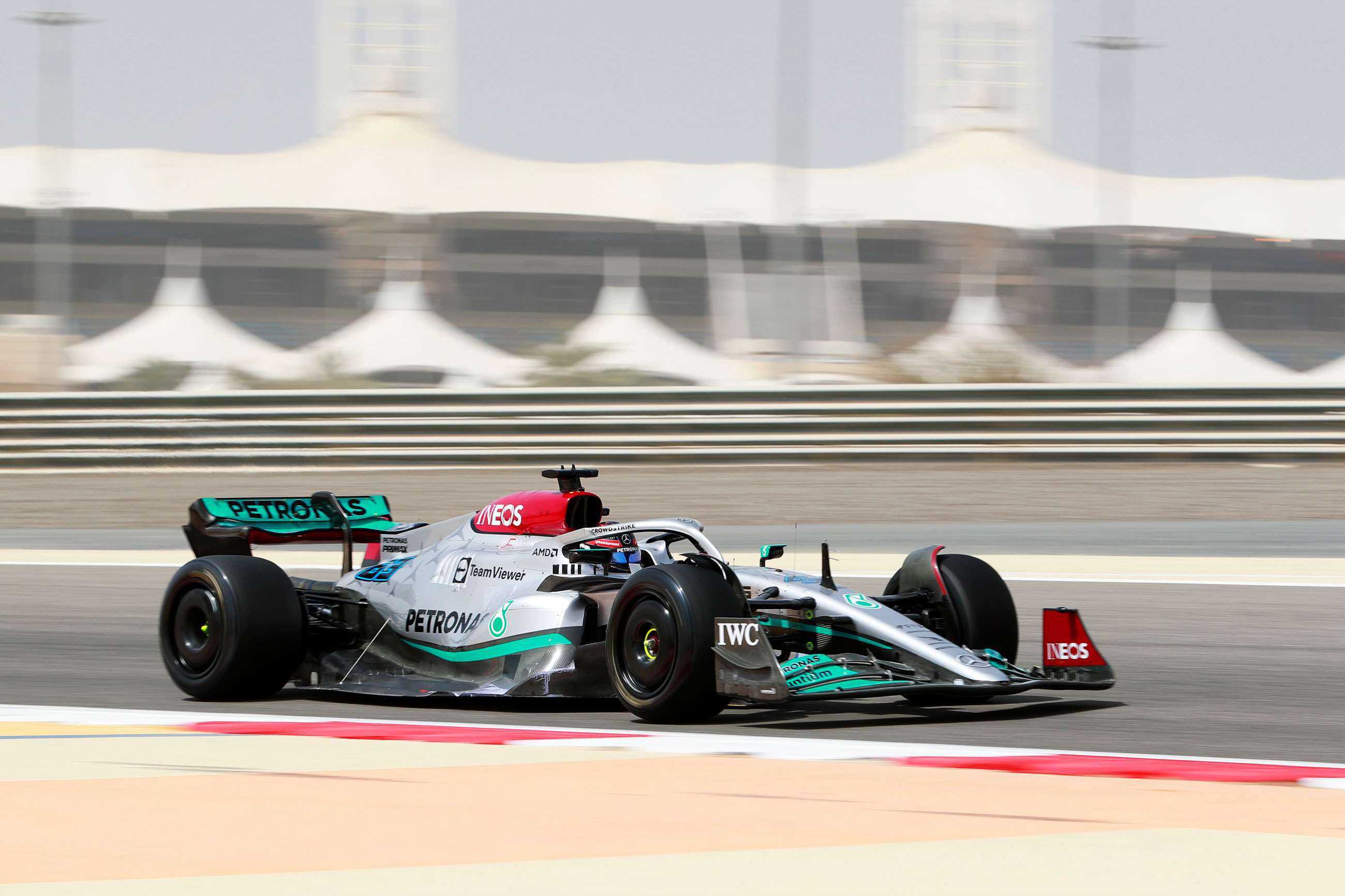 mercedes-w13-2022-f1-car-sidepods-bahrain-testing-george-russell-steven-tee-mi-11032022.jpg