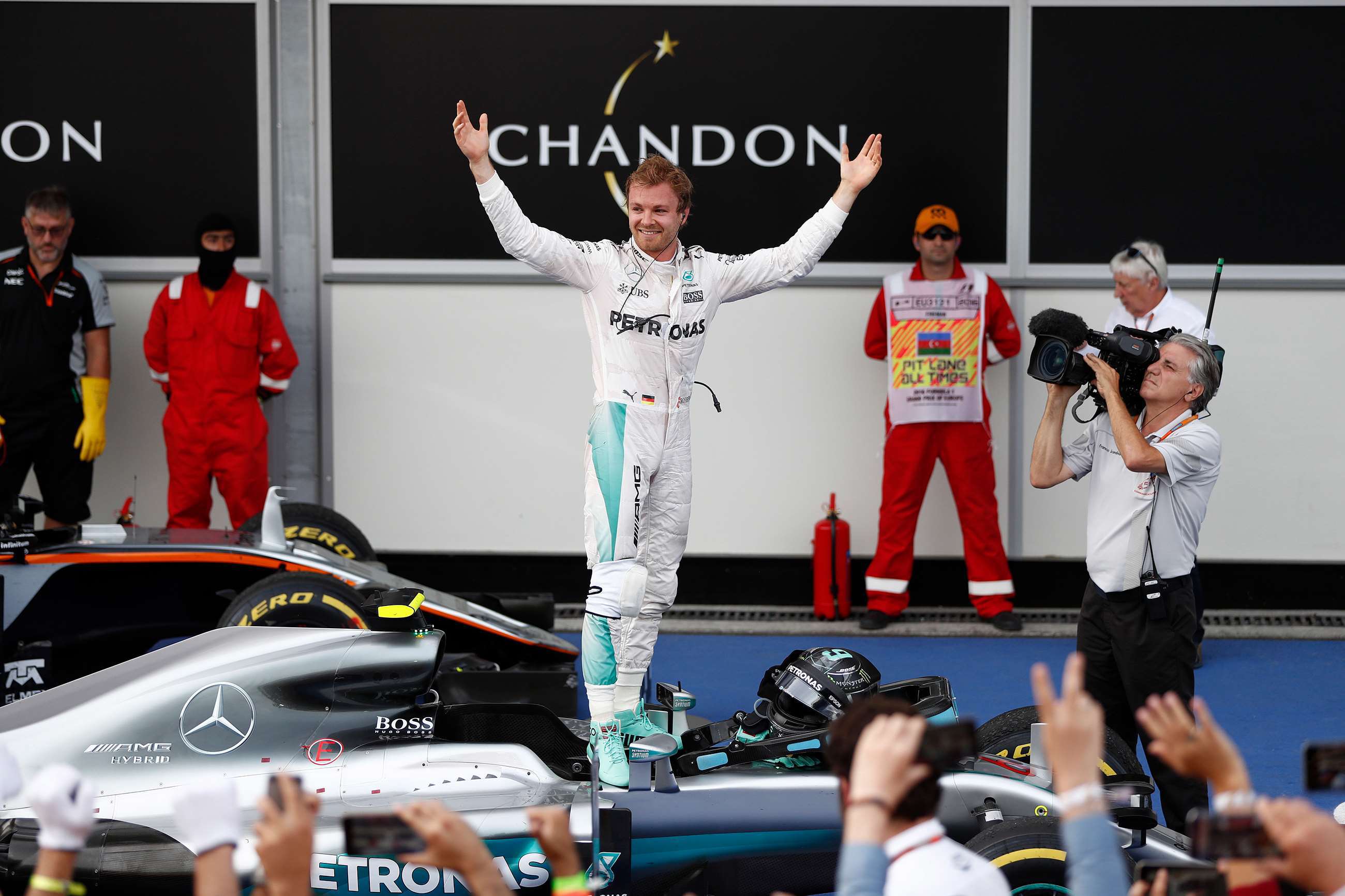 f1-2016-baku-azerbaijan-nico-rosberg-lat-glen-dunbar-goodwood-22042019.jpg