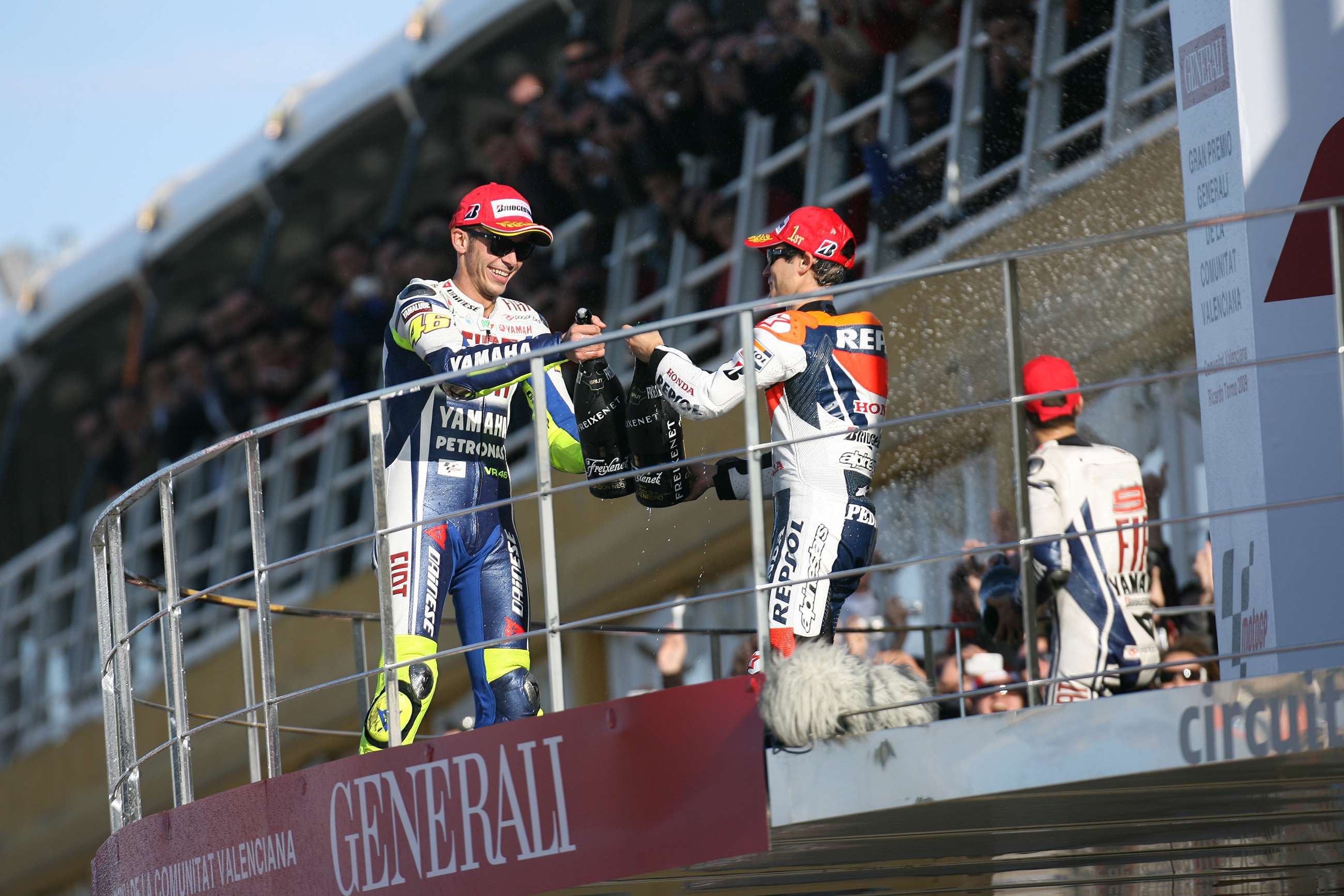 valentino-rossi-marc-marquez-motogp-04111910.jpg