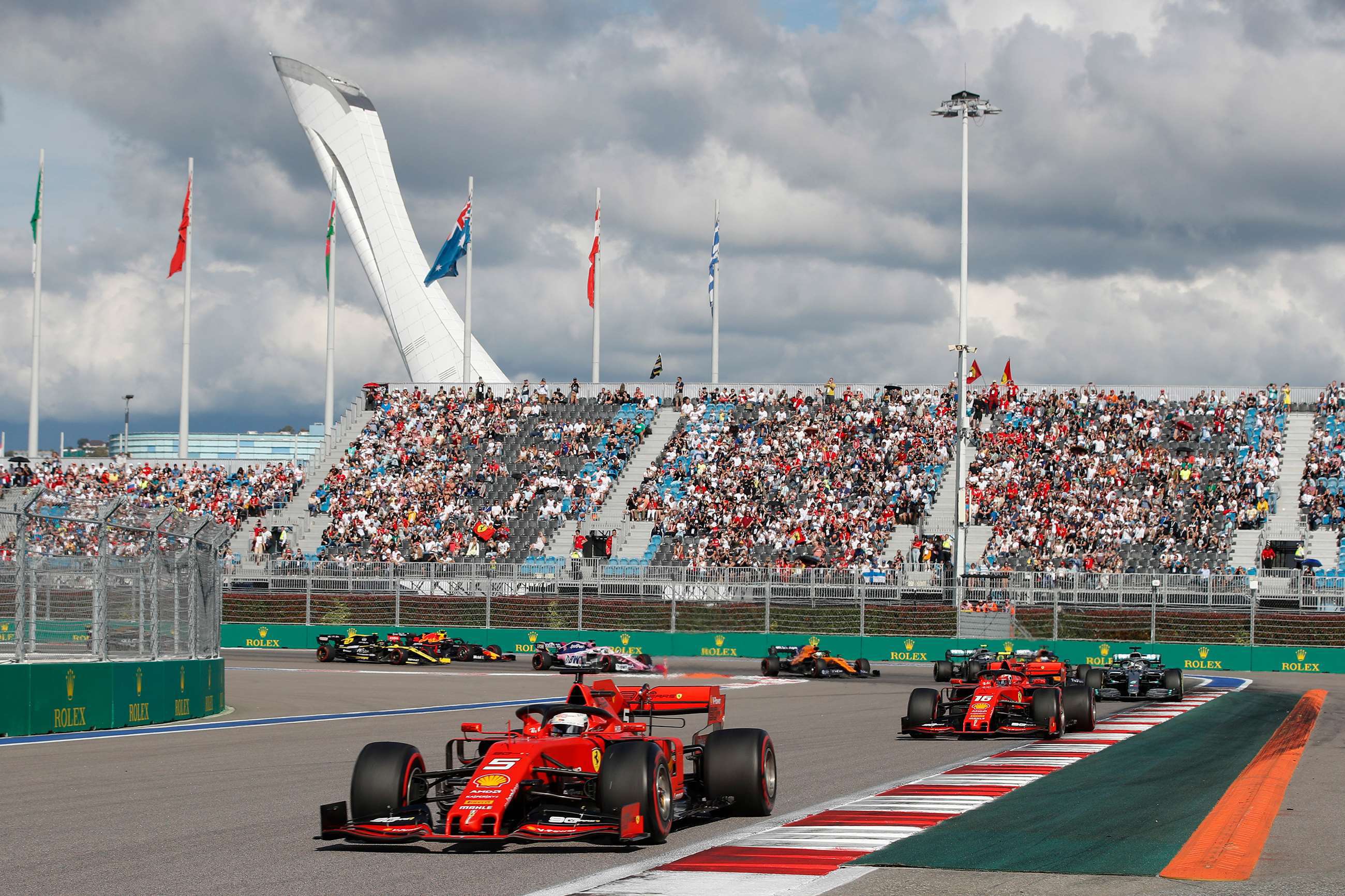 f1-2019-russia-sochi-sebastian-vettel-charles-leclerc-race-start-ferrari-sf90-joe-portlock-motorsport-images-goodwood-02102019.jpg