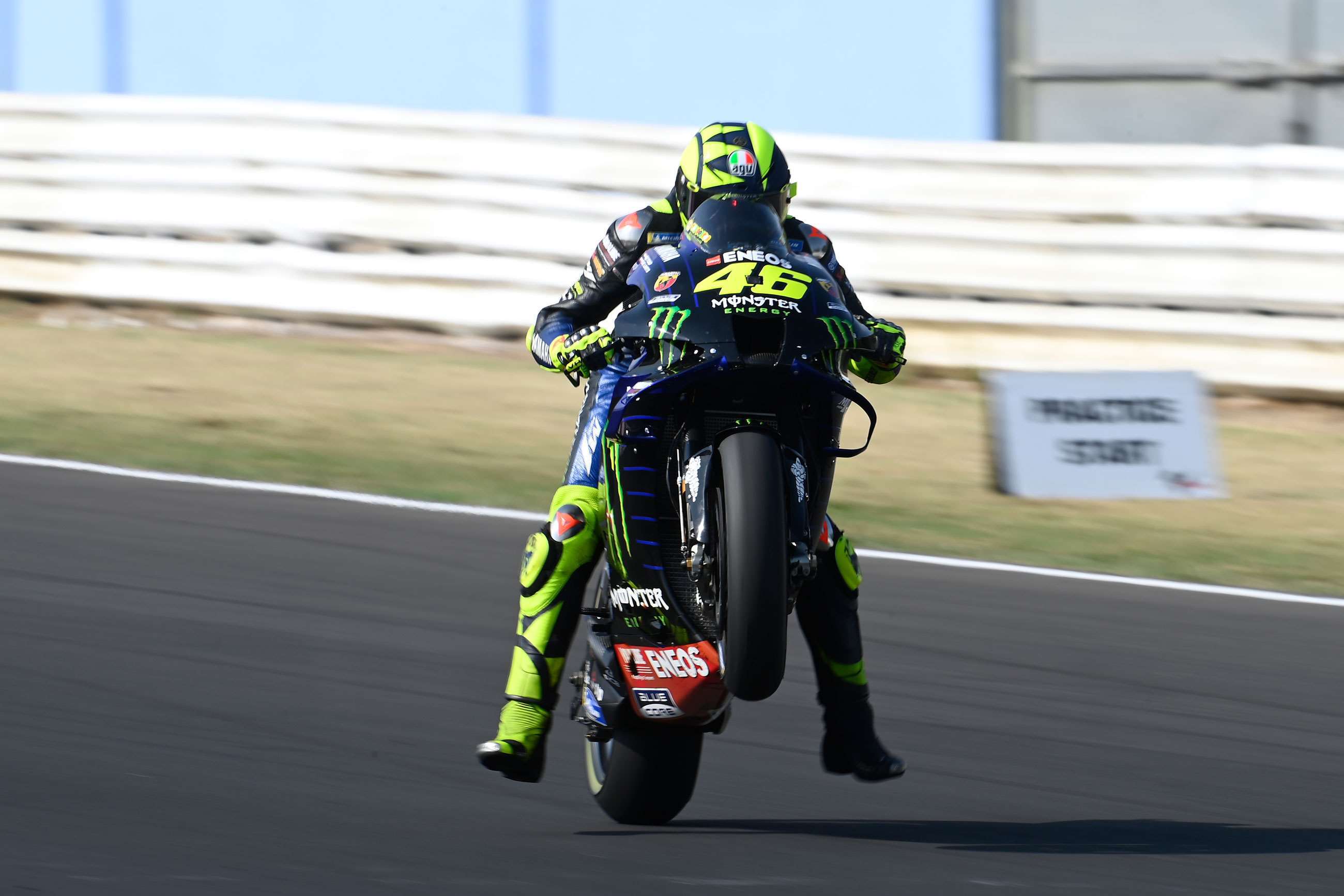 valentino-rossi-motogp-2020-misano-gold-and-goose-mi-goodwood-07102020.jpg