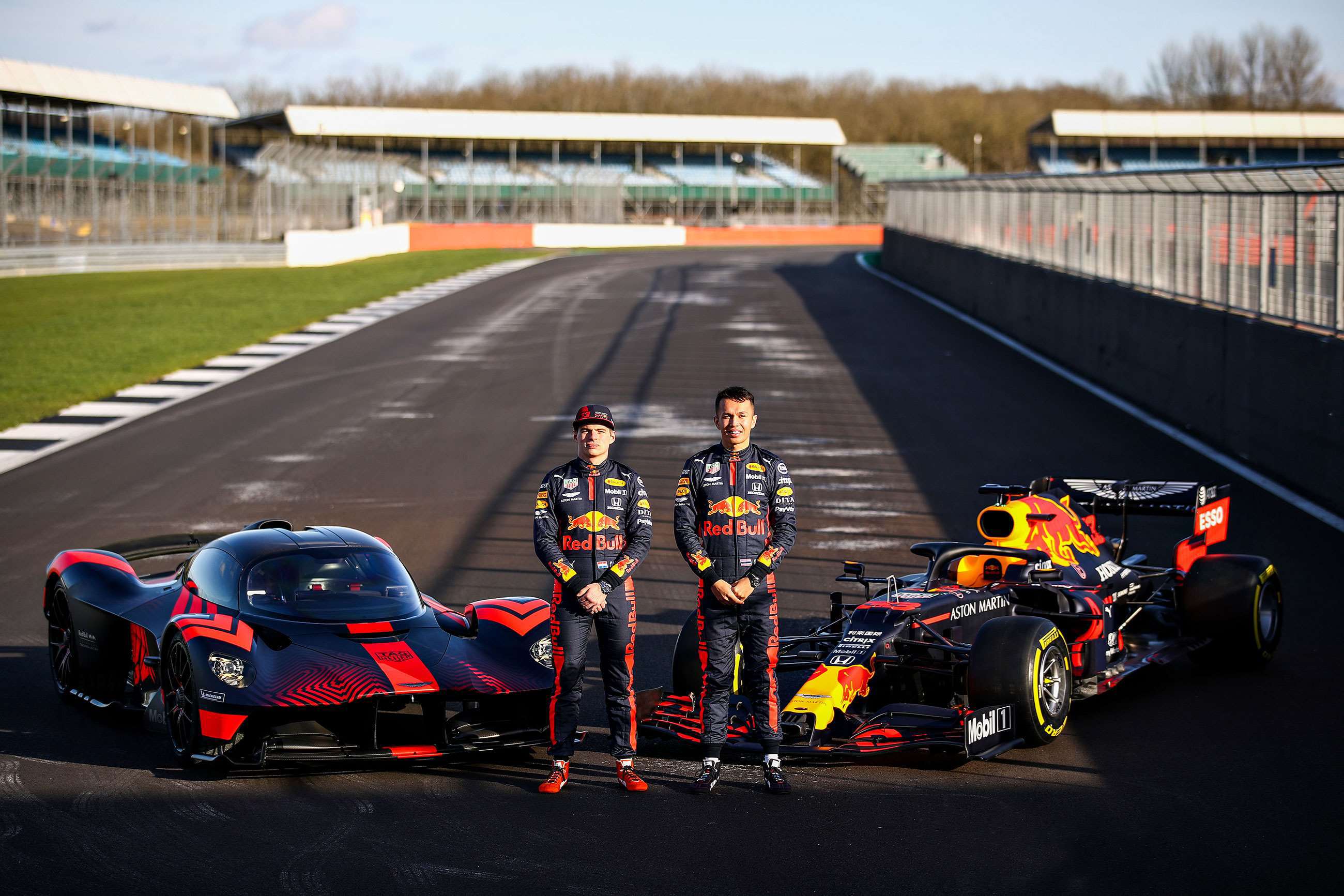 aston-martin-valkyrie-max-verstappen-alexander-albon-goodwood-19022020.jpg