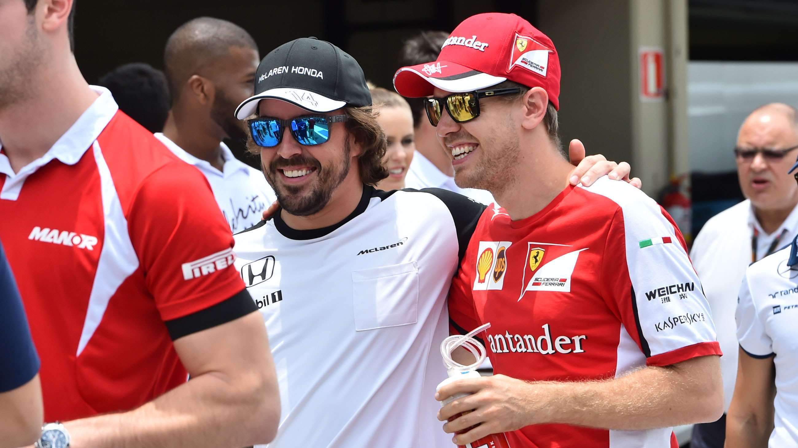 fernando-alonso-sebastian-vettel-f1-2021-f1-2015-brazil-mark-sutton-mi-goodwood-25052020.jpg