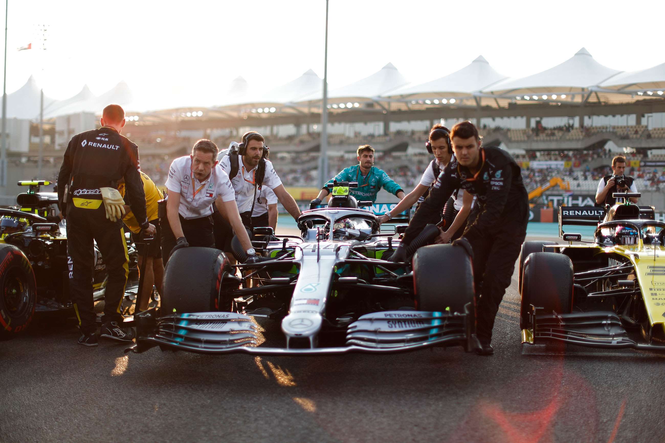 f1-2019-abu-dhabi-lewis-hamilton-mercedes-amg-f1-w10-grid-zak-mauger-mi-goodwood-07052020.jpg