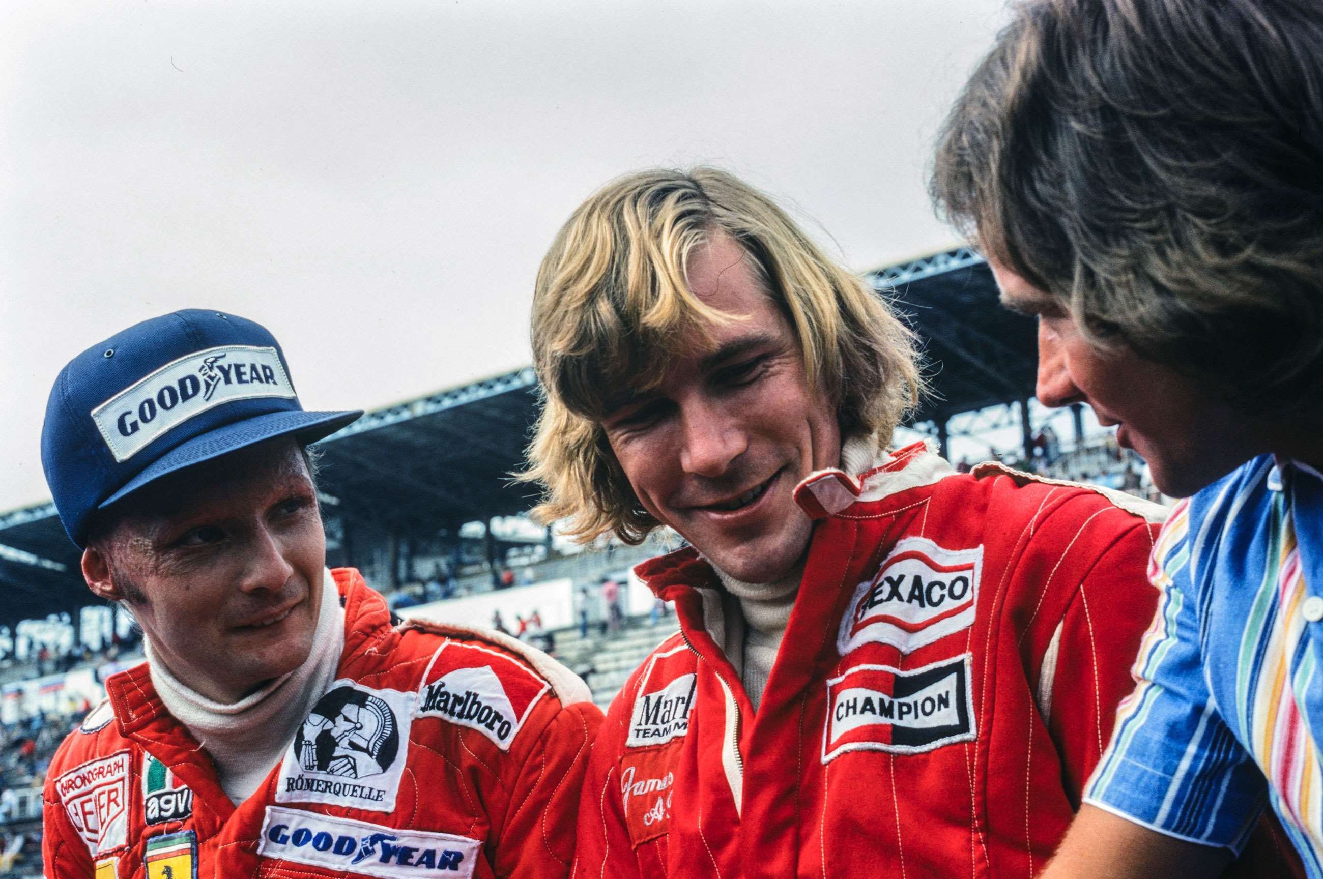 f1-1976-japan-niki-lauda-james-hunt-barry-sheene-david-phipps-mi-goodwood-22072020.jpg