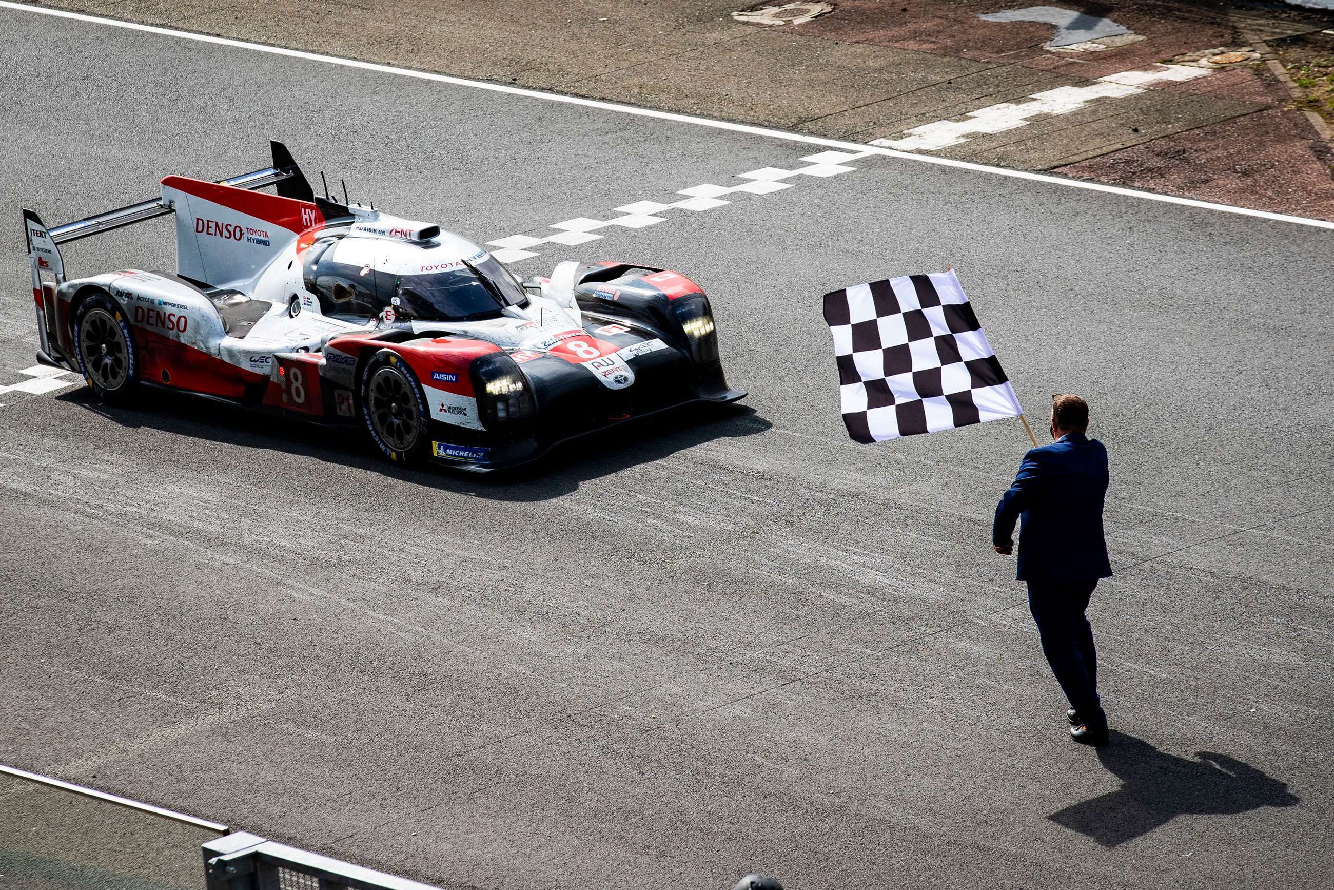 toyota-ts050-win-le-mans-2020-buemi-hartley-nakajima-sam-bloxham-mi-goodwood-21092020.jpg