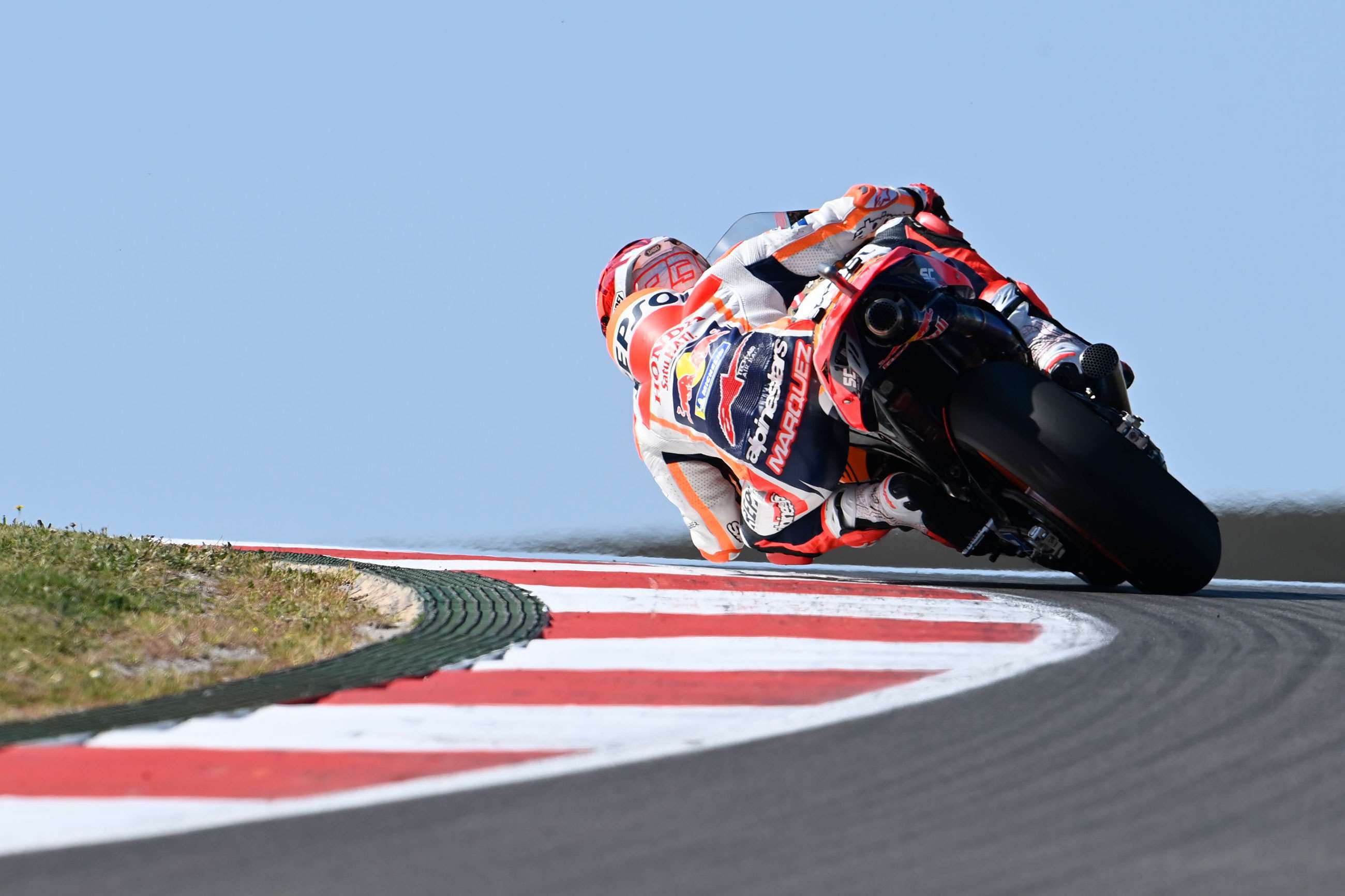 marc-marquez-honda-motogp-2021-gold-and-goose-mi-goodwood-04112021.jpg